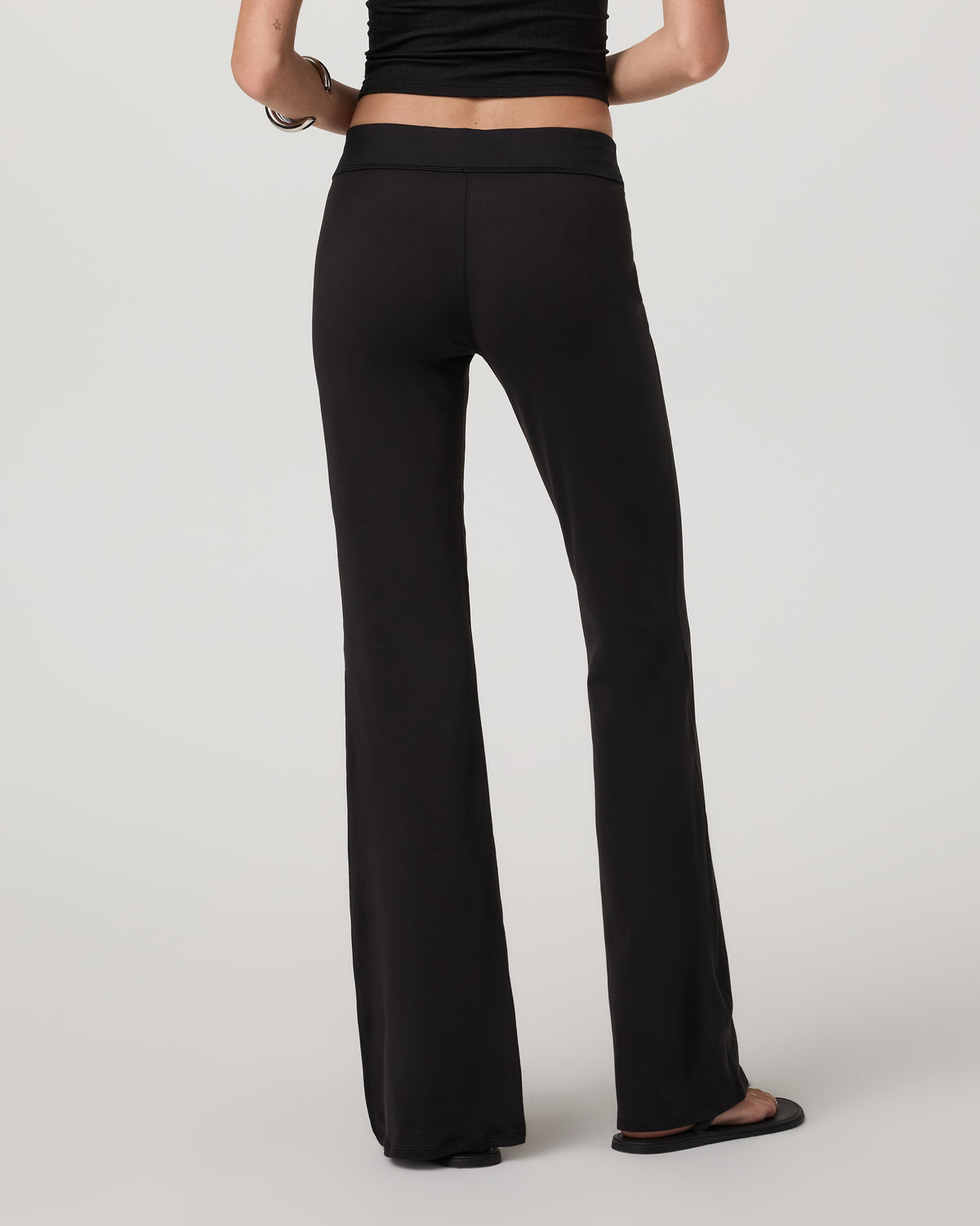 Halo Flare Pant Women's Solid Black Pants | Vuori shop