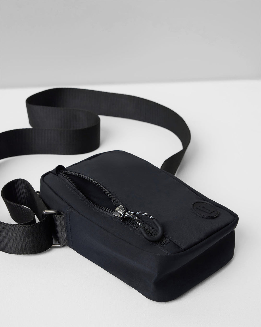 All Around Crossbody Black Bag | Vuori online