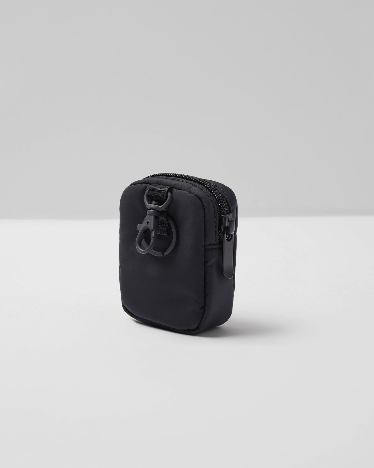 Pursuits Pouch Black | Vuori onsale