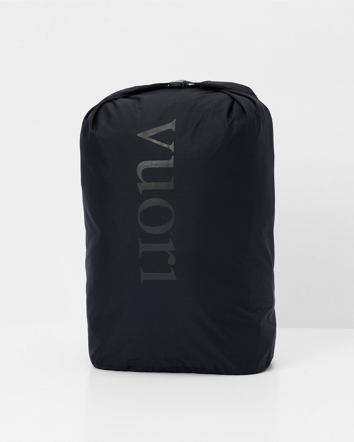 Packable Travel Bag Lightweight Black Roll Top Bag | Vuori online