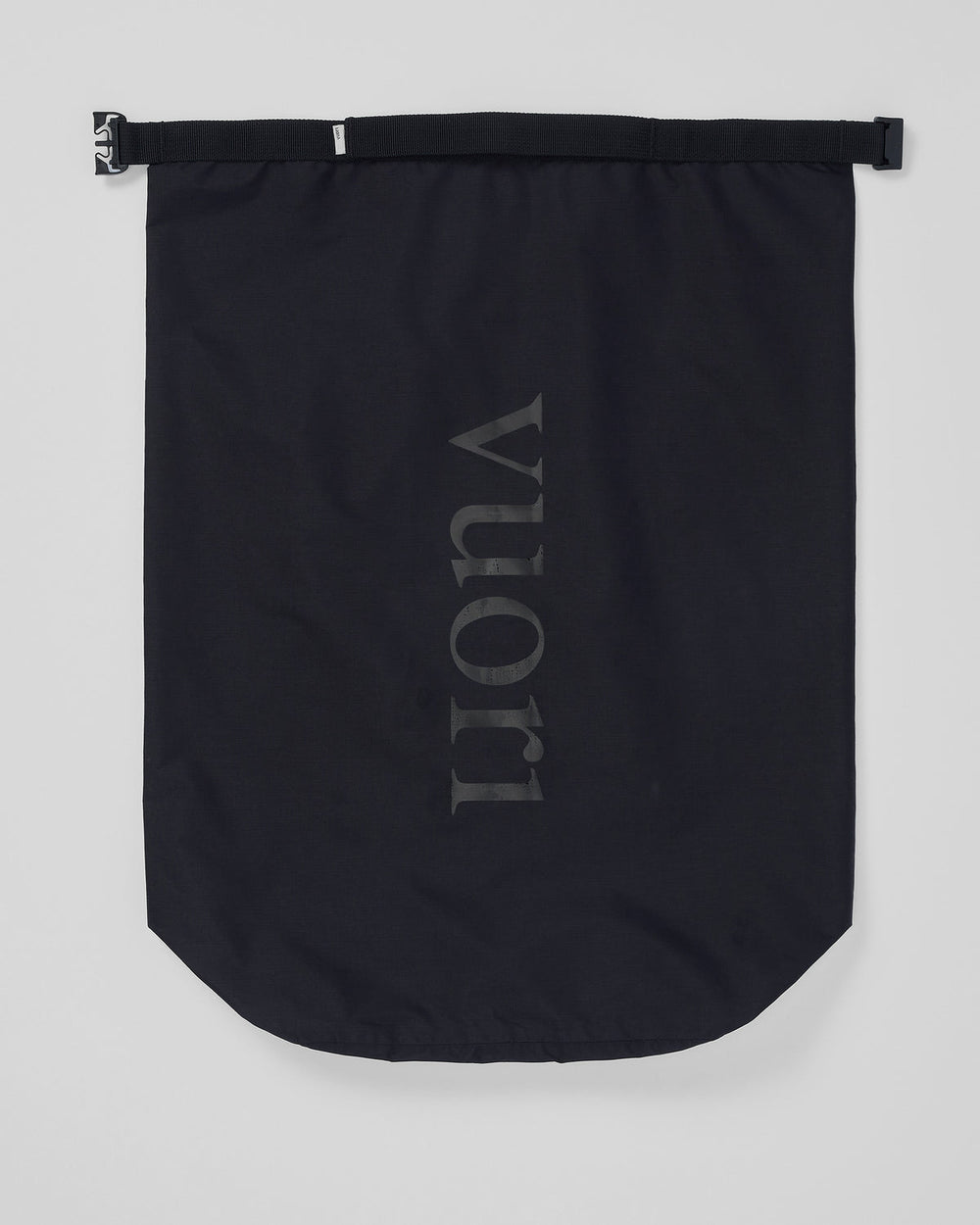 Packable Travel Bag Lightweight Black Roll Top Bag | Vuori online