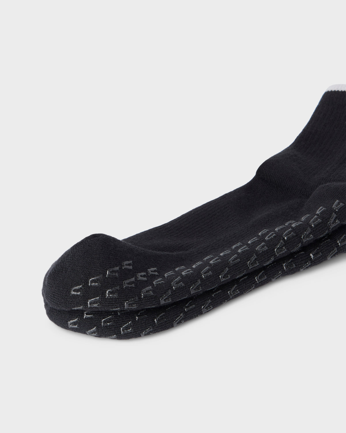 Half Crew Gripper Sock Black Grip Socks | Vuori online