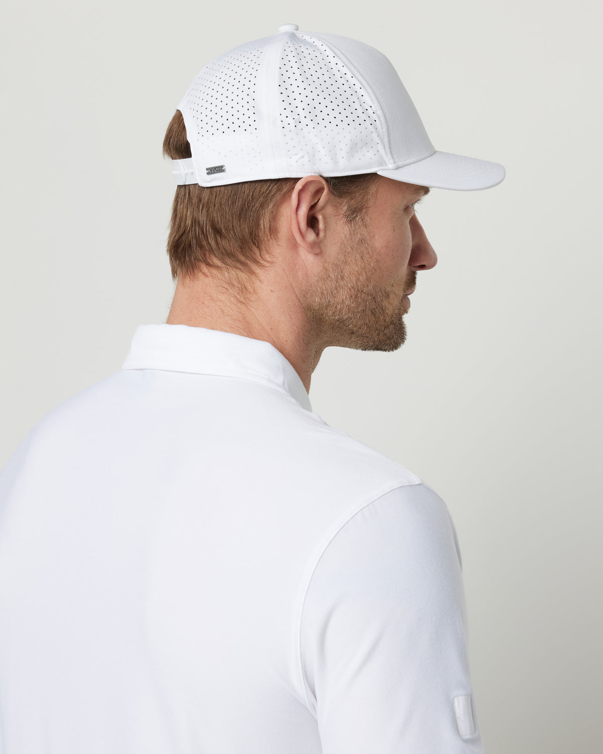 V1 Water Tech Hat White Floating Hat | Vuori for sale