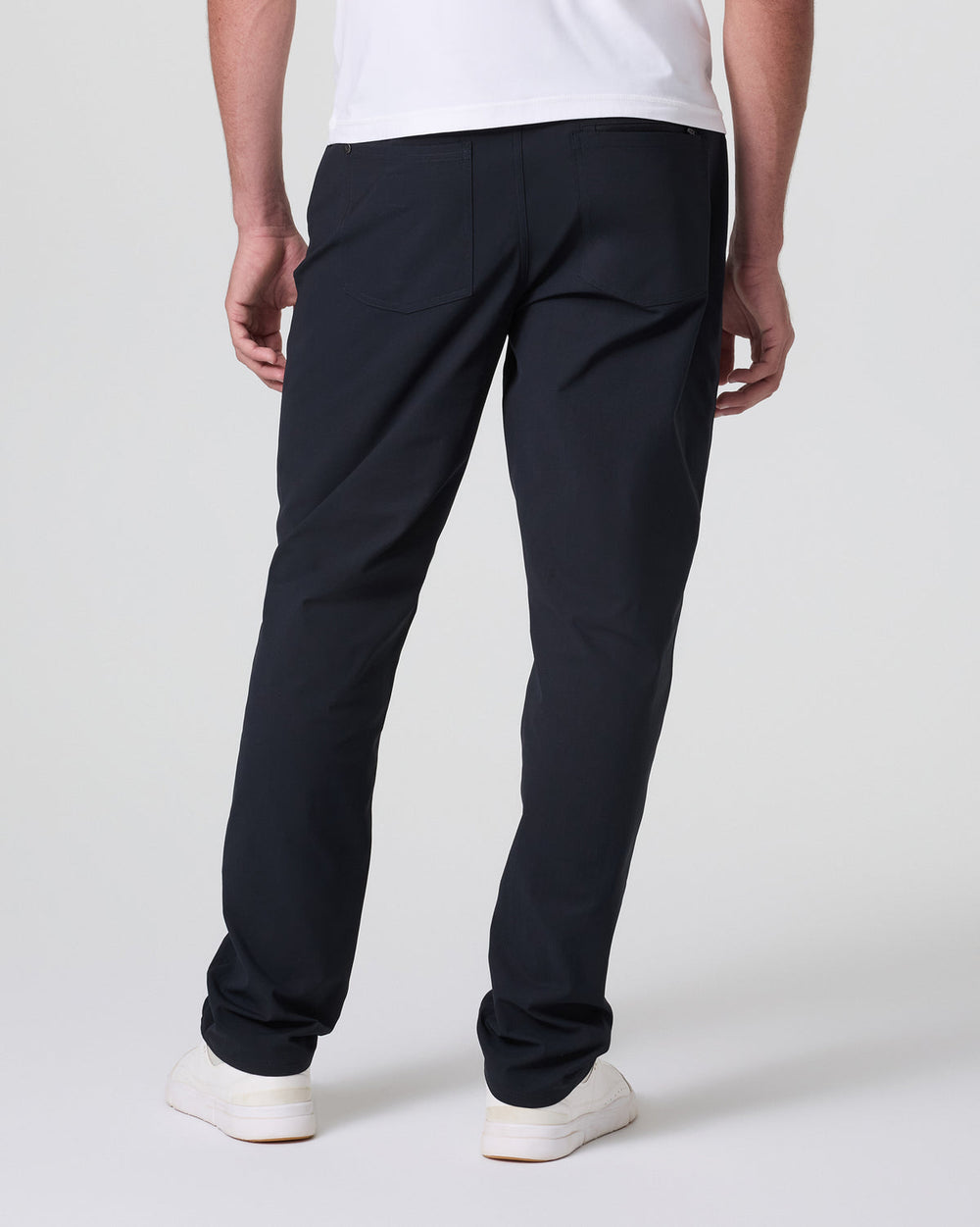 Meta Pant Classic Fit 32" Black | Vuori onsale