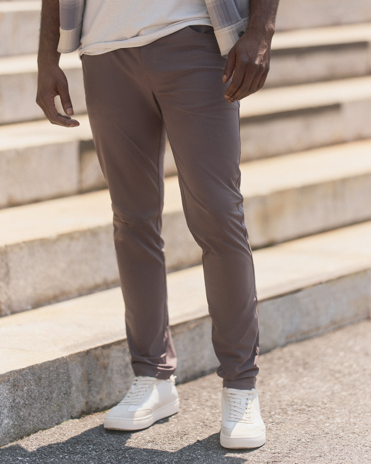 Meta Pant Athletic Slim Fit 32" Warm Grey 5-Pocket Pants | Vuori sale