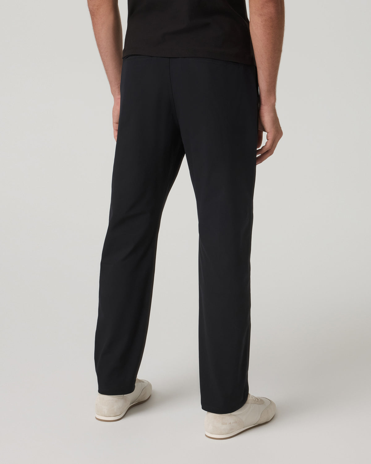 Meta Trouser Classic Fit 34" Men's Black Tailored Pants | Vuori online