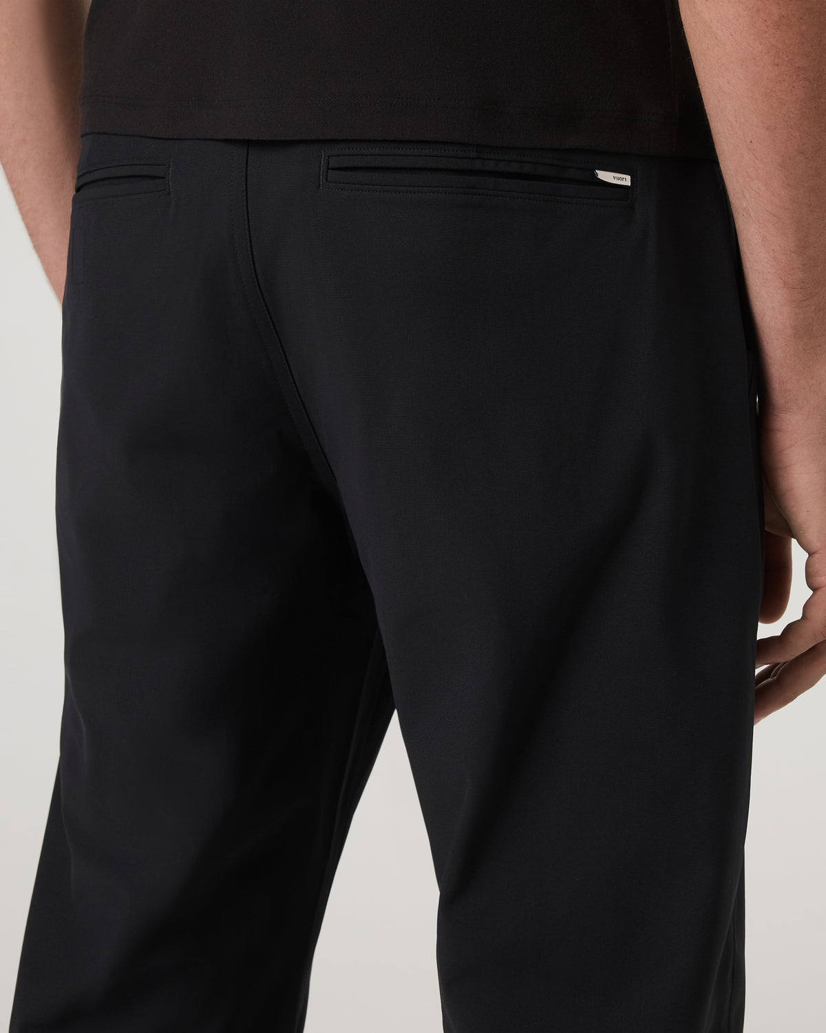 Meta Trouser Classic Fit 32" Men's Black Tailored Pants | Vuori online