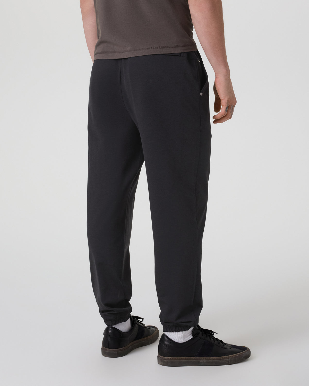 Coronado Performance Sweatpant Classic 28" Black Heather | Vuori sale