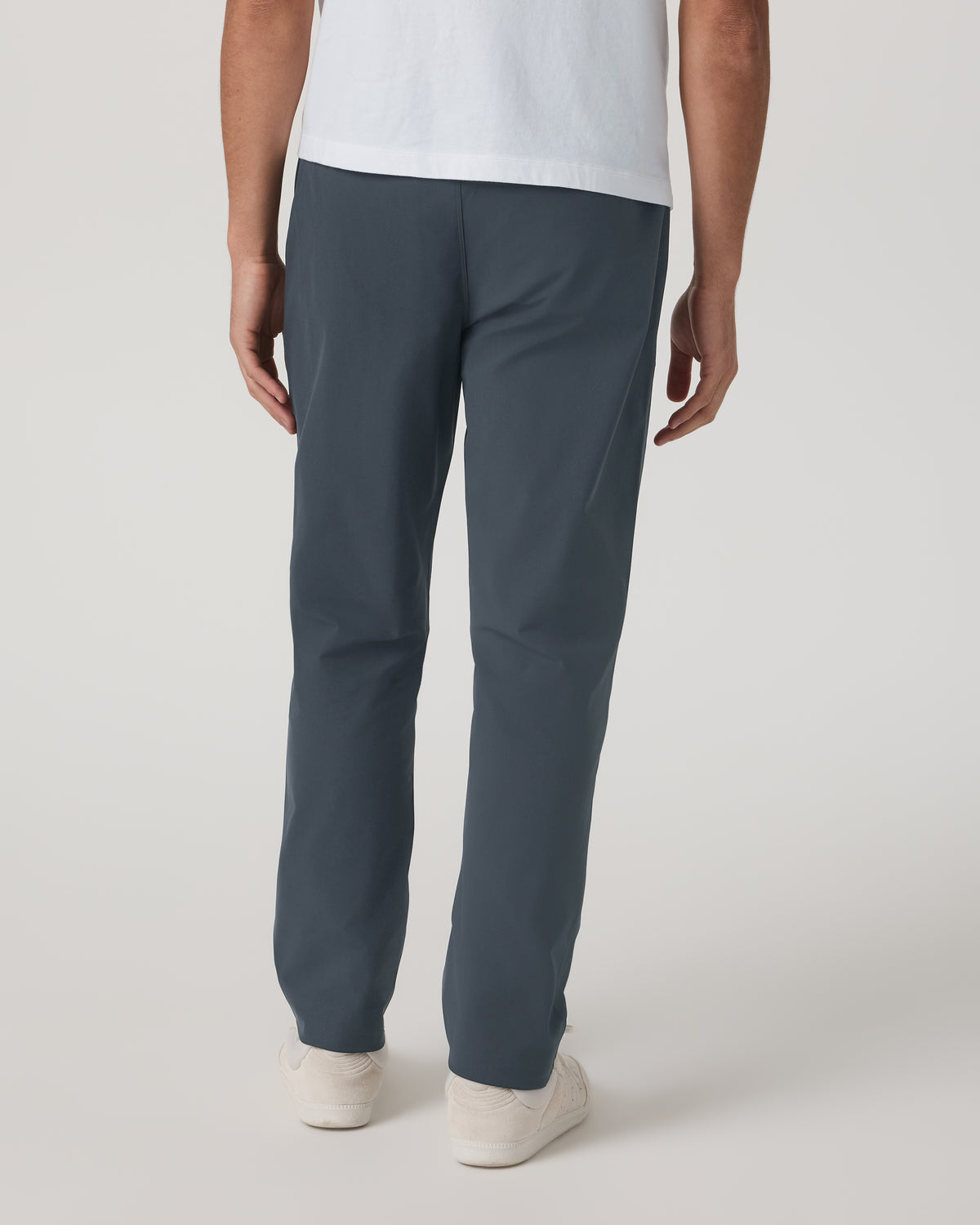 Meta Elastic Waist Pant Classic Fit Men's Charcoal Pants | Vuori outlet