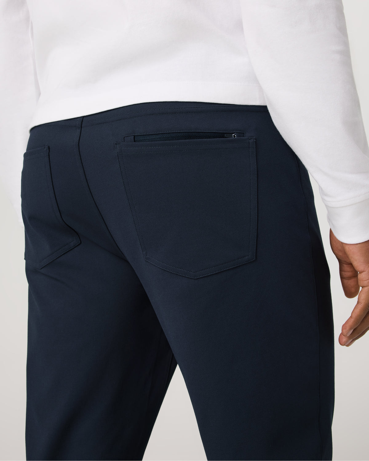 MetaTwill Pant Classic Fit 32" Men's Navy Pants | Vuori online