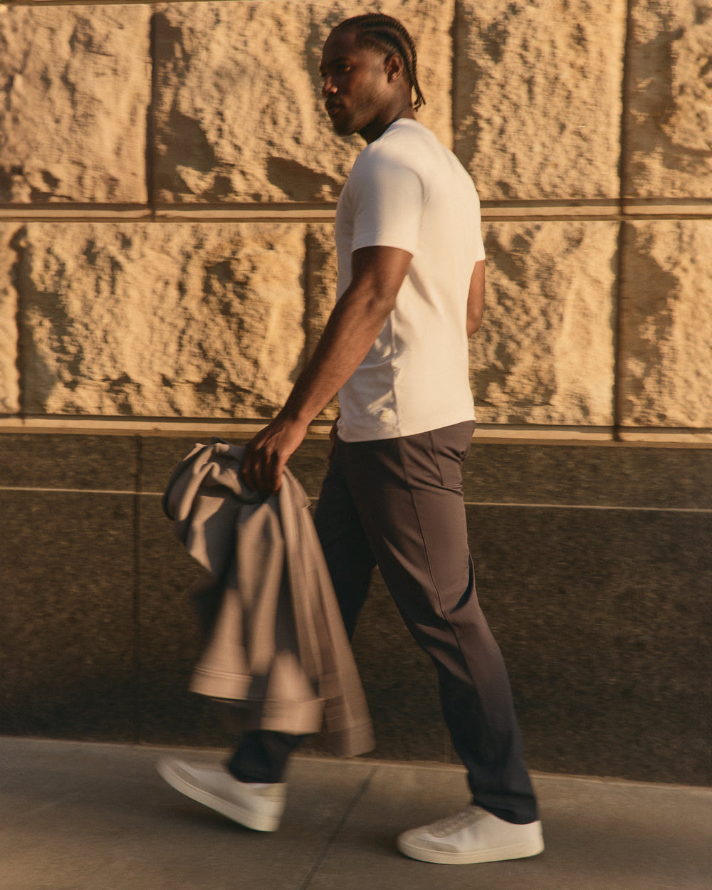 MetaTwill Pant Classic Fit 32" Men's Navy Pants | Vuori online
