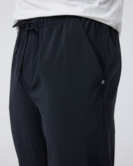Elevate Kore Pant Lined Men's Black Athletic Pants | Vuori shop