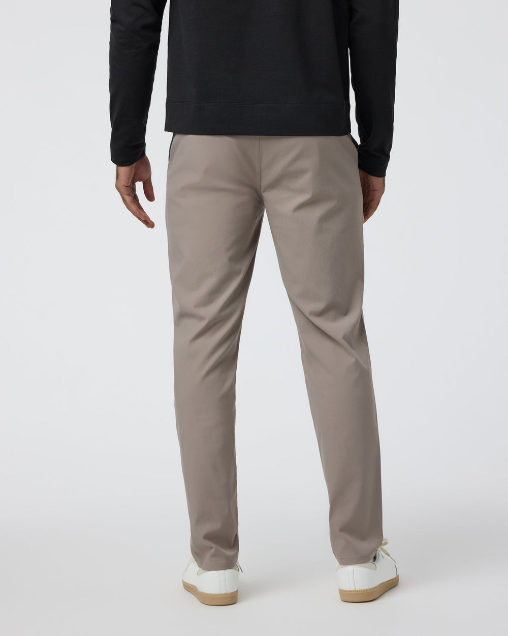 Cascade Tech Chino Pant Men's Mocha Chinos | Vuori shop