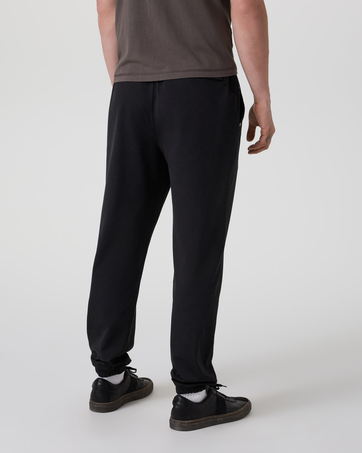 Coronado Performance Sweatpant Classic 30" Black Heather | Vuori sale