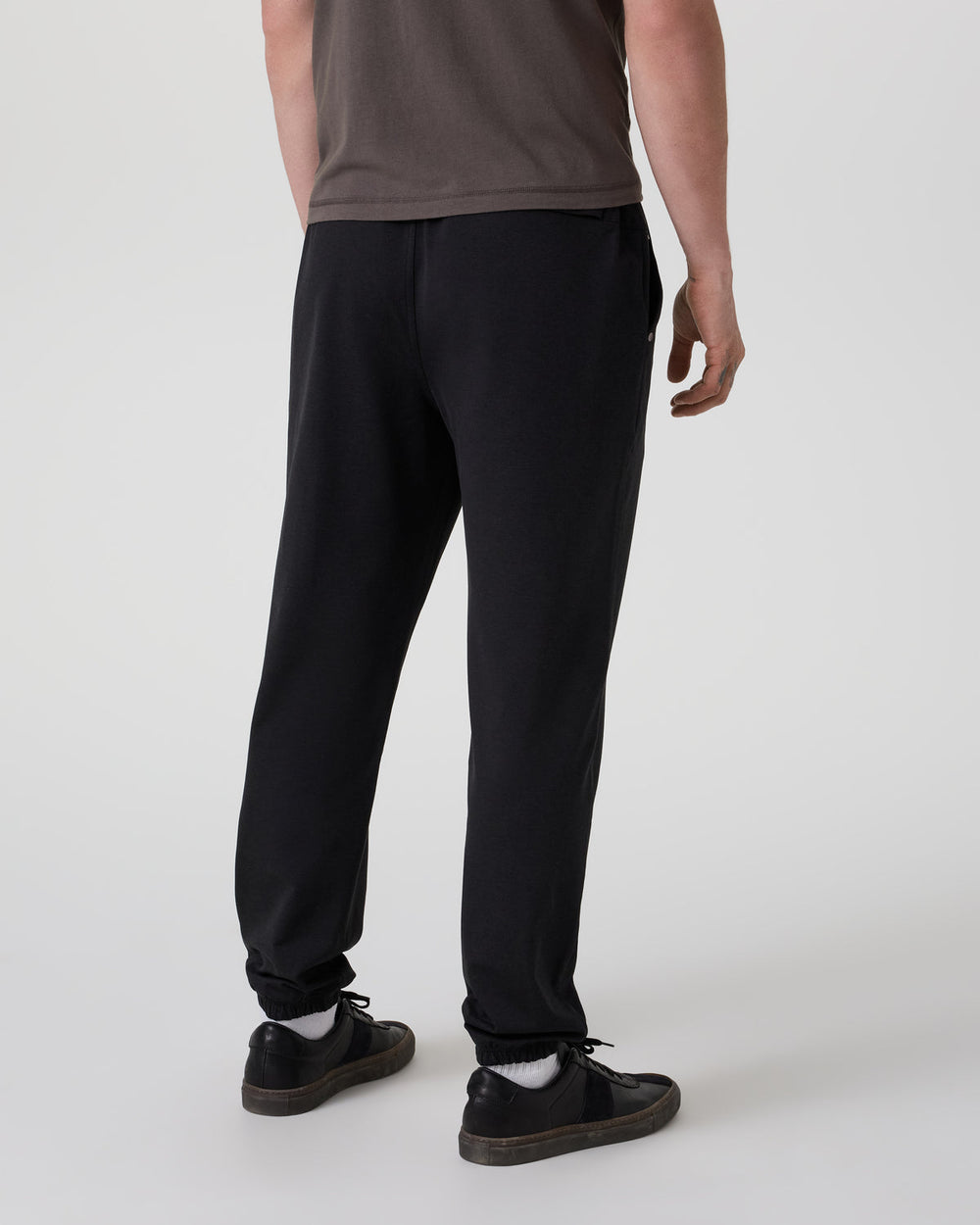 Coronado Performance Sweatpant Classic 30" Black Heather | Vuori sale