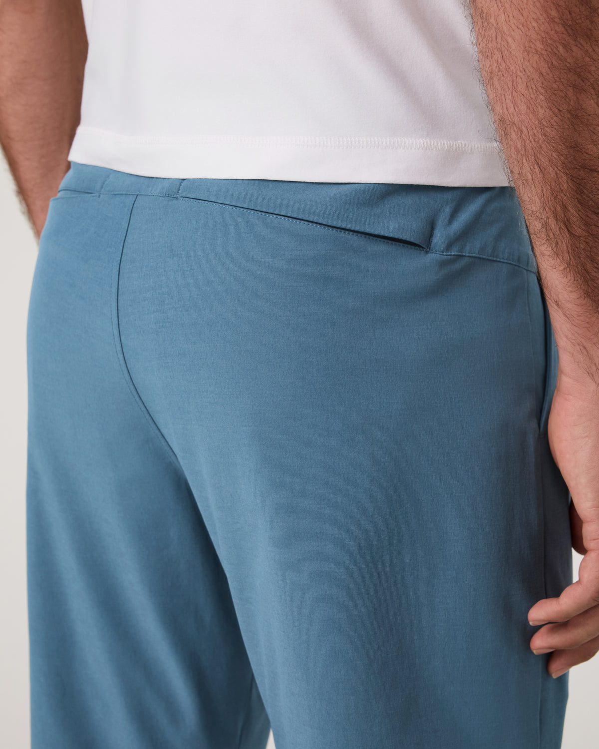 Aim Pant Men's Pool Blue Athletic Slim Fit 30" Inseam | Vuori outlet