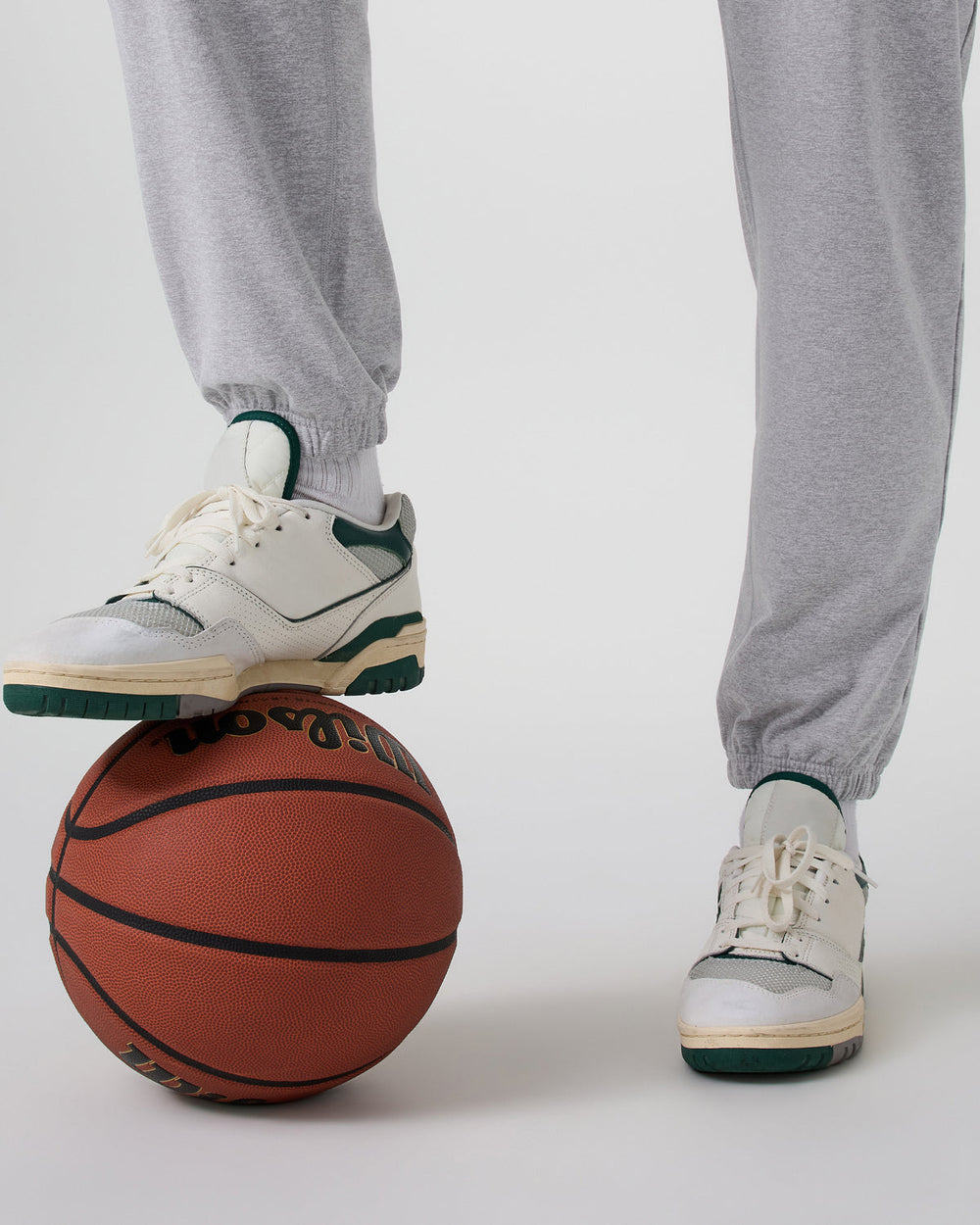 Coronado Performance Sweatpant Classic 30" Light Heather Grey | Vuori online