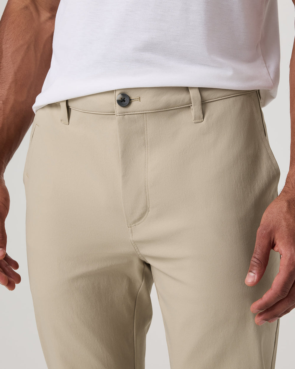 Men's Cascade Tech Chino Athletic Slim Fit 32" Trench | Vuori for sale