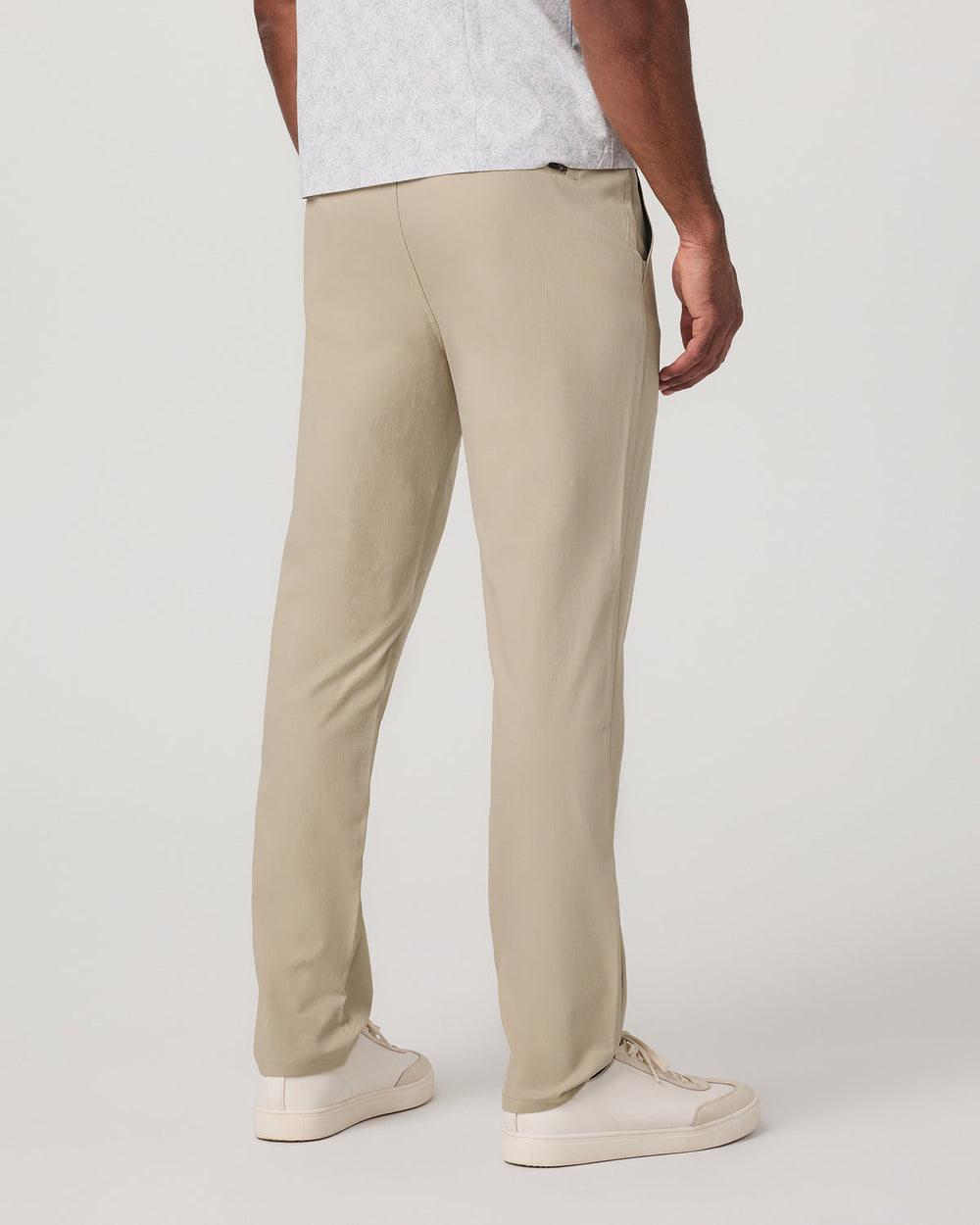 Men's Cascade Tech Chino Athletic Slim Fit 32" Trench | Vuori for sale