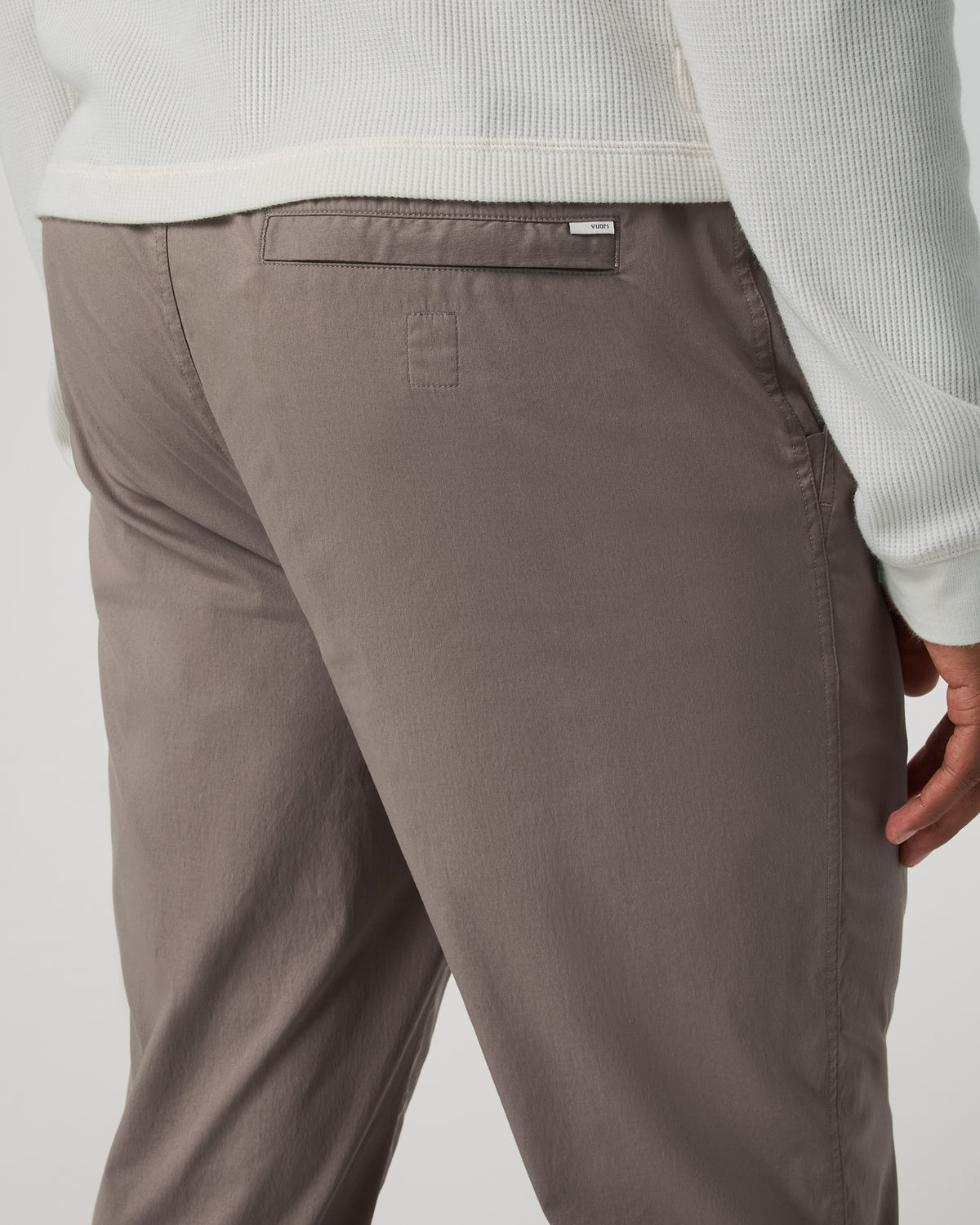 Men's Kore Everyday Pant Lined Classic 30" Smokey Taupe | Vuori for sale