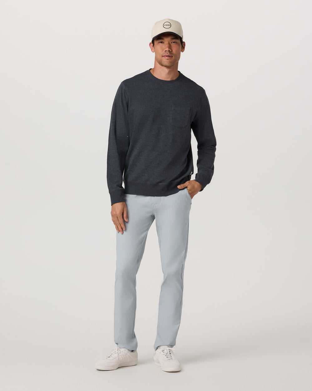 Men's Cascade Tech Chino Athletic Slim Fit 30" Blue Haze | Vuori onsale