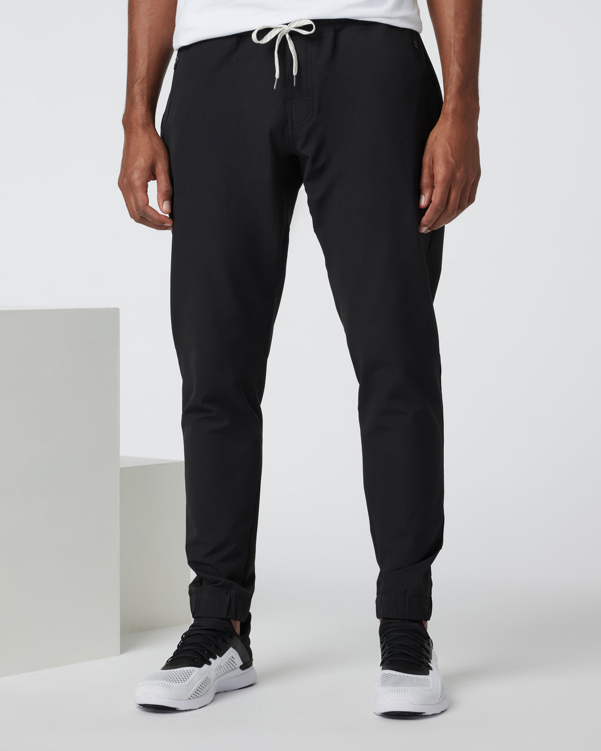 Transit Jogger Black Technical Jogger | Vuori for sale