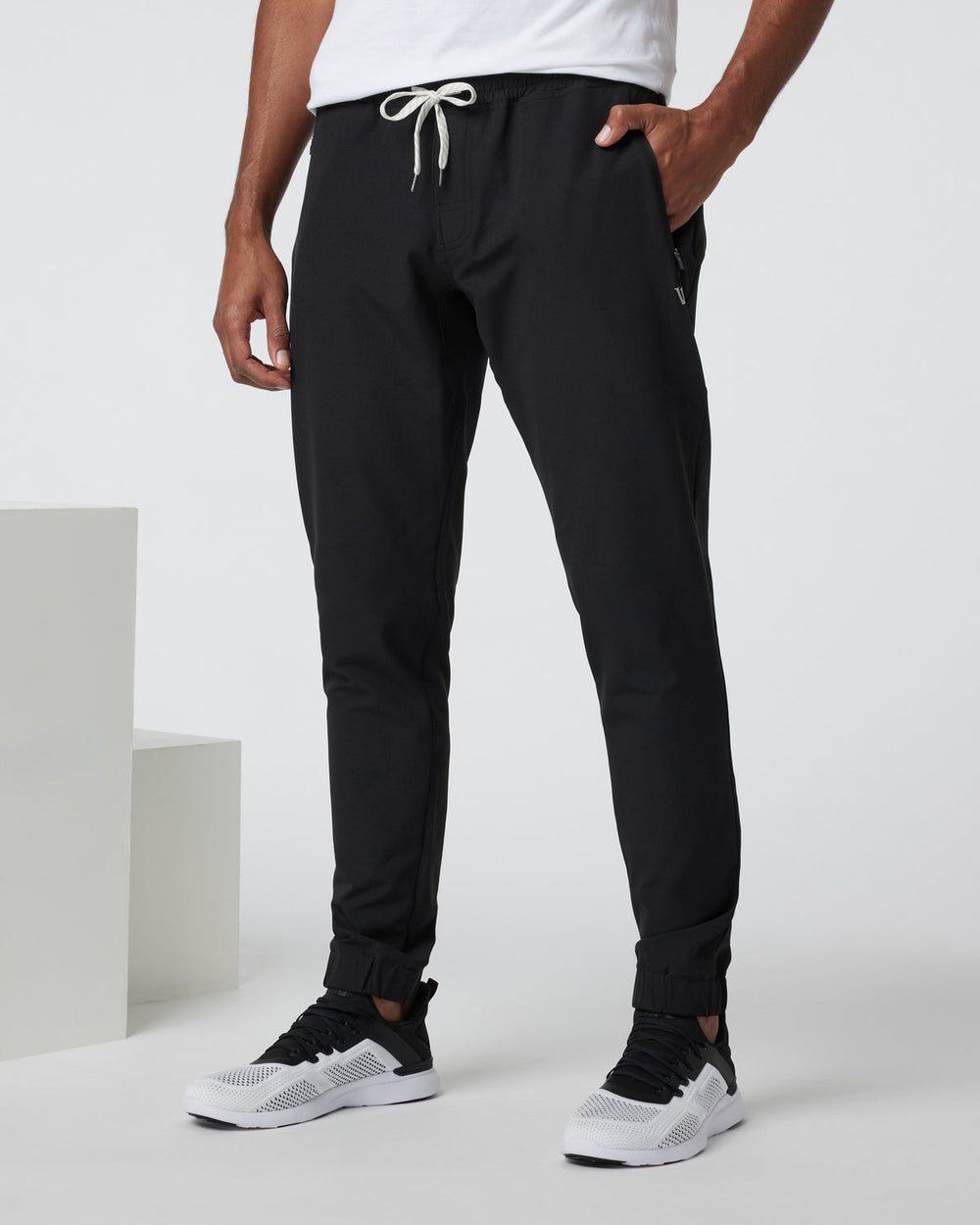 Transit Jogger Black Technical Jogger | Vuori for sale