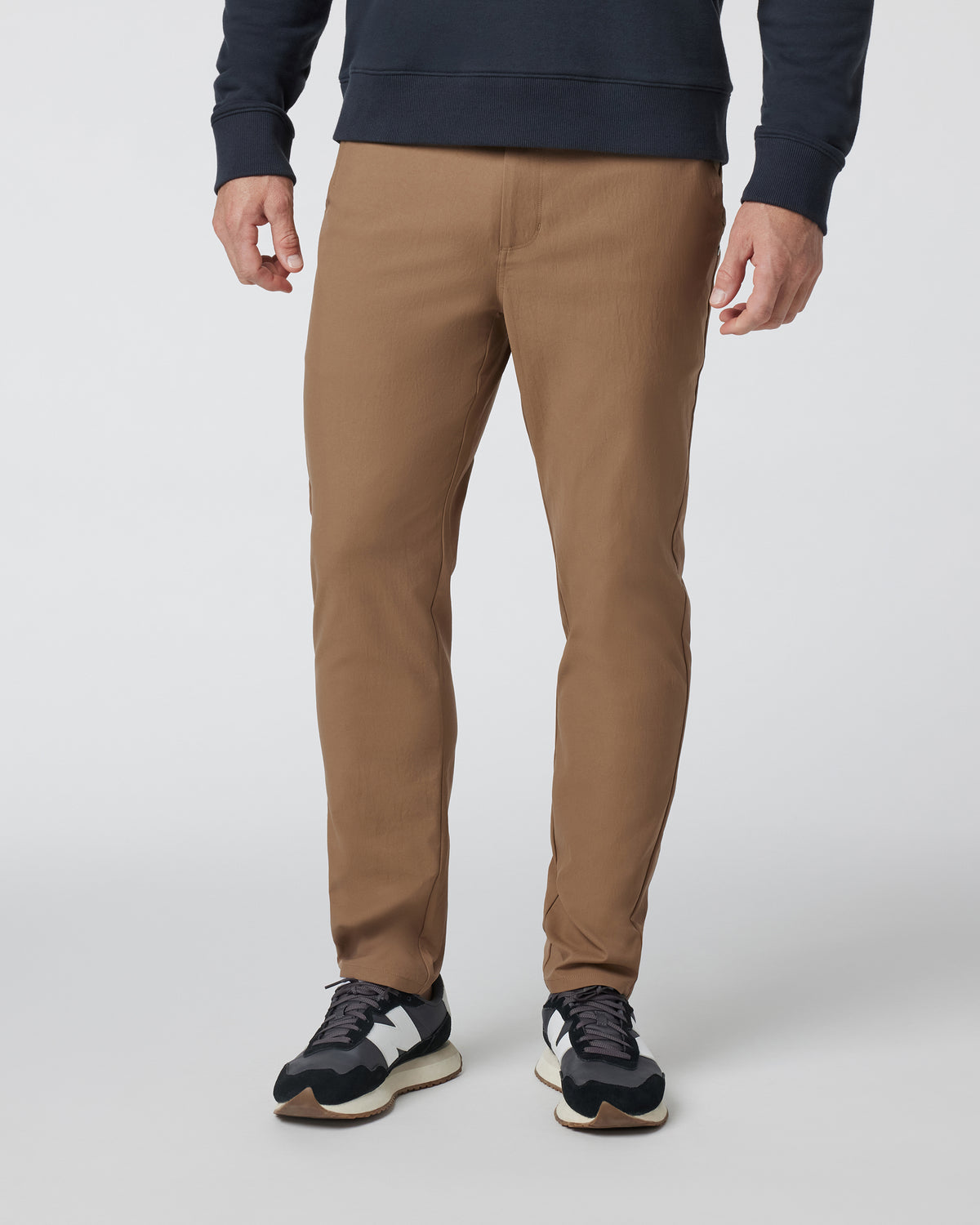 Cascade Tech Chino Men's Pecan Chinos | Vuori shop