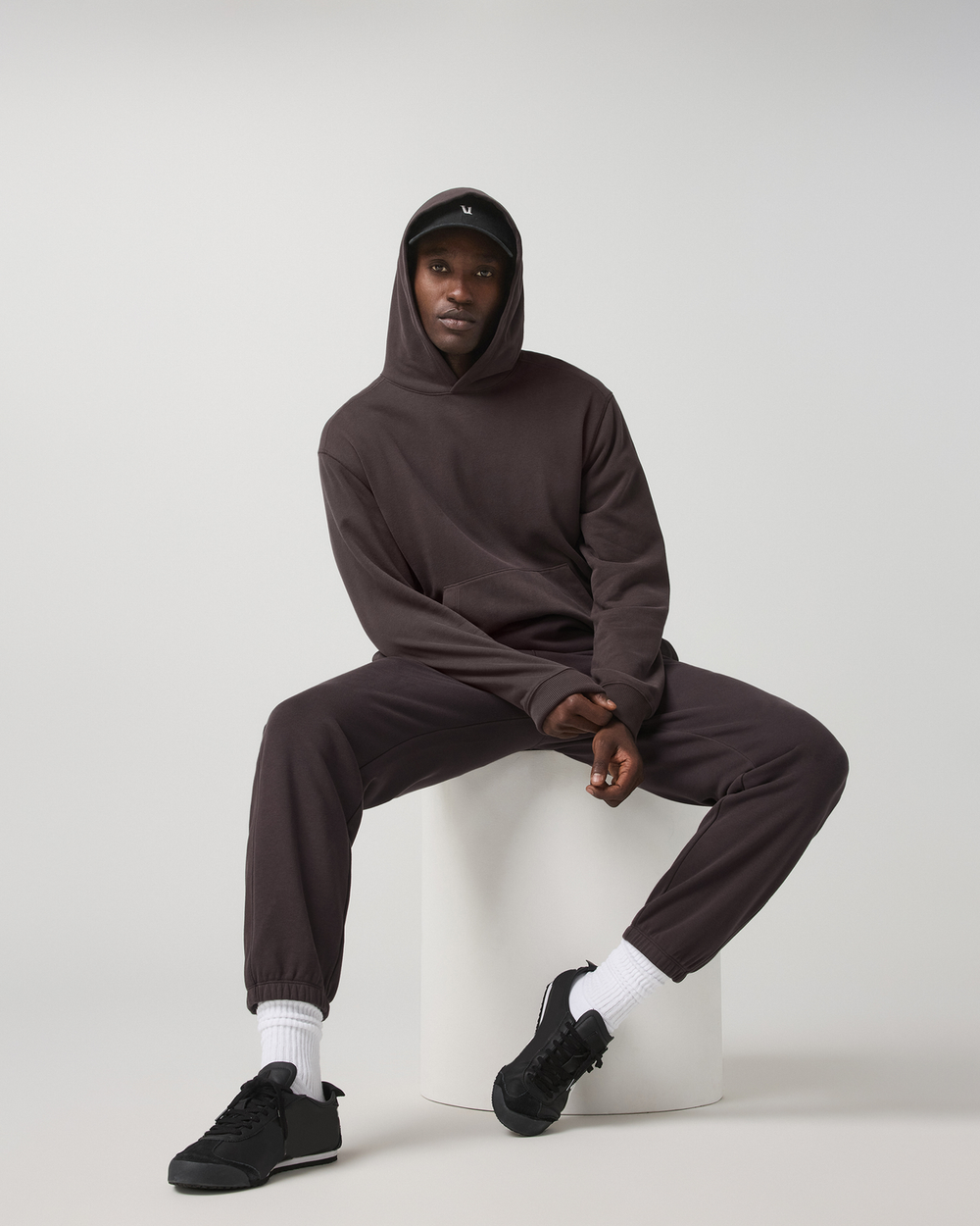 Cypress Vintage Jogger 28" Men's Comfy Soot Joggers | Vuori for sale