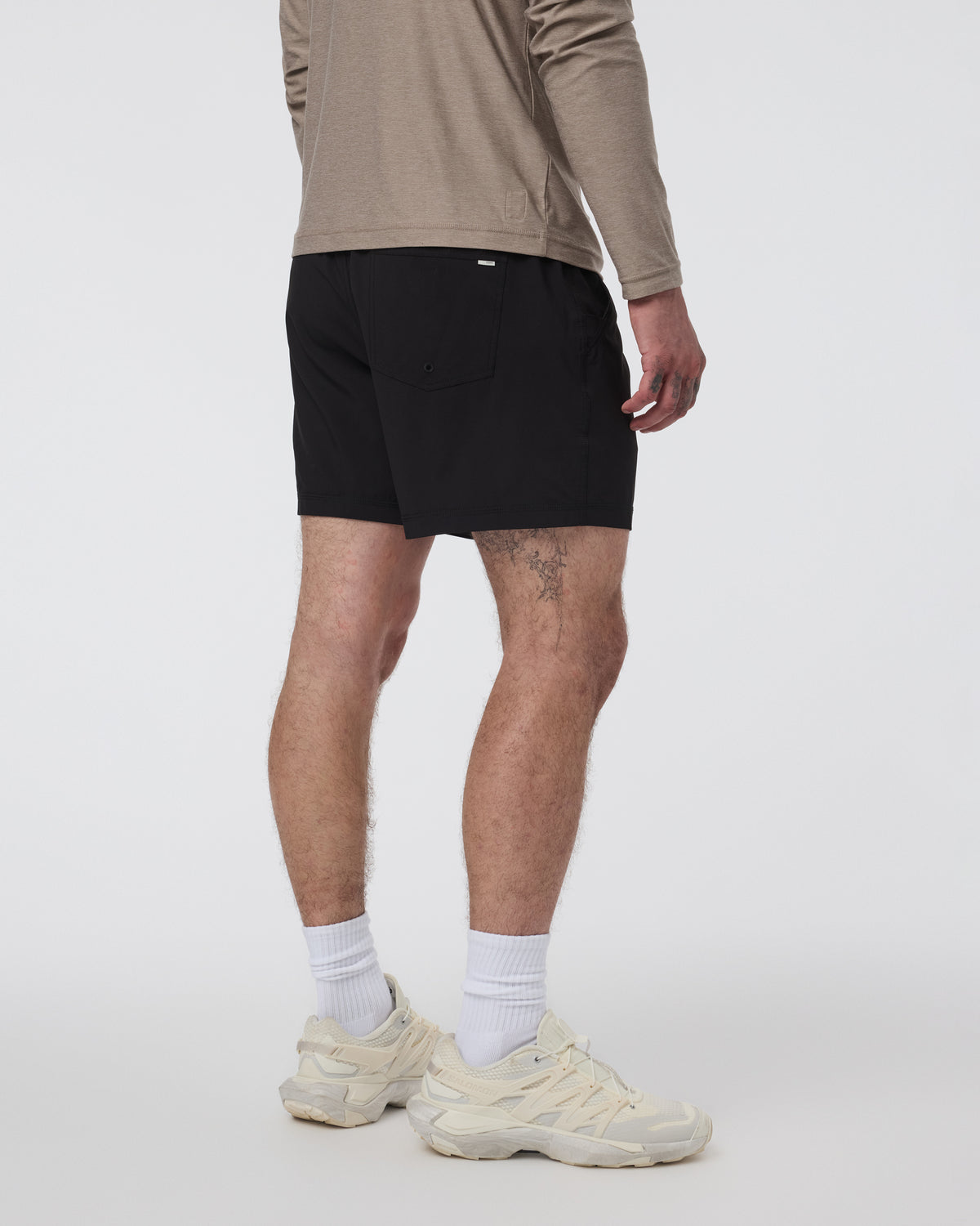 Kore Short Unlined Classic Fit 5" Black | Vuori shop