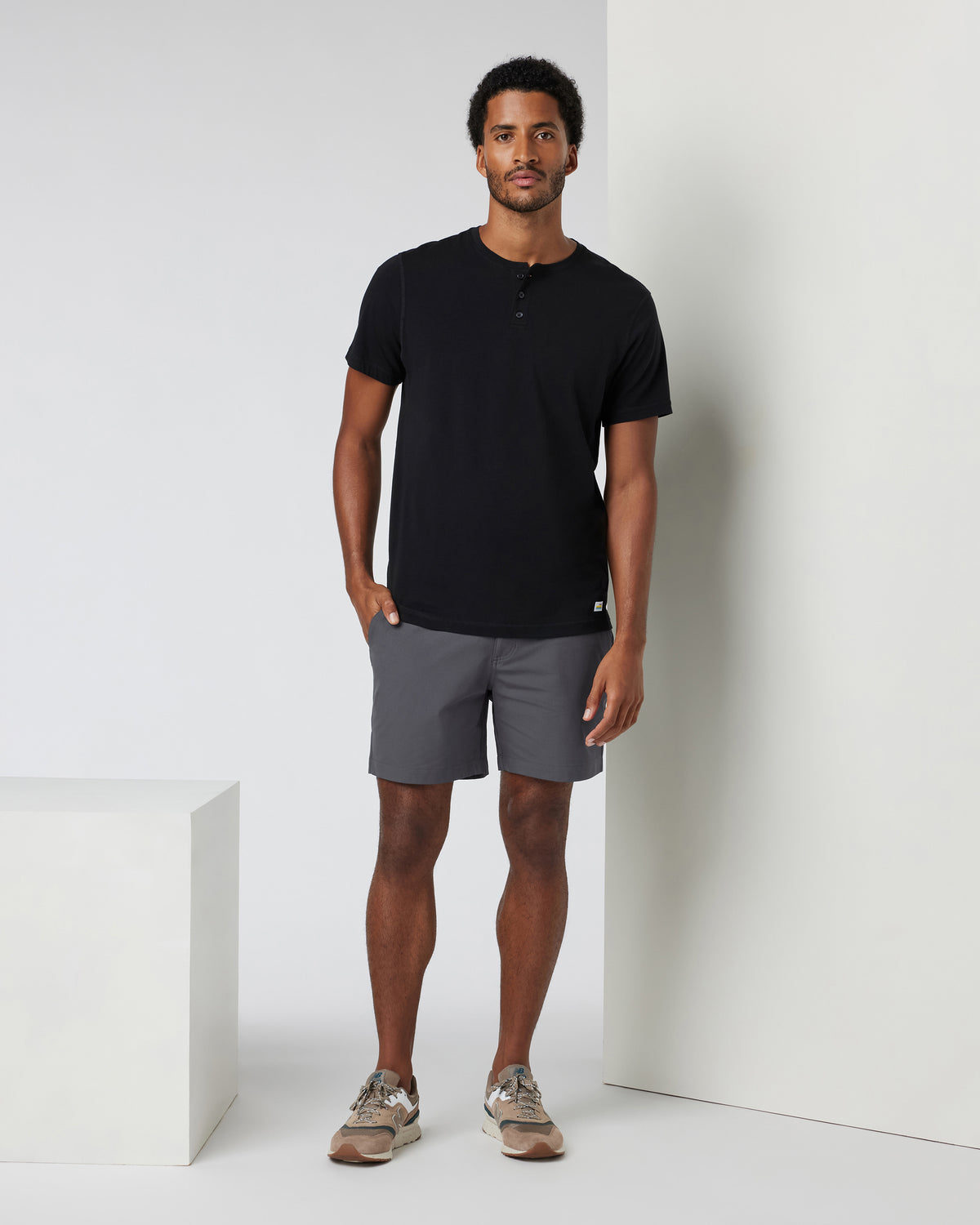 Meta Short 6" Men's Charcoal Chino Shorts | Vuori discount