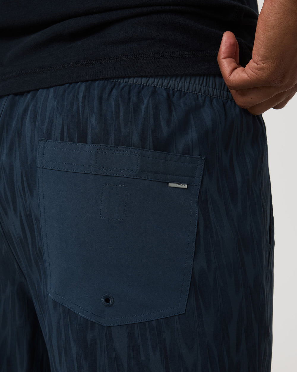 Kore Short Lined 7" Men's Shorts in Blue Sea Pampas | Vuori onsale