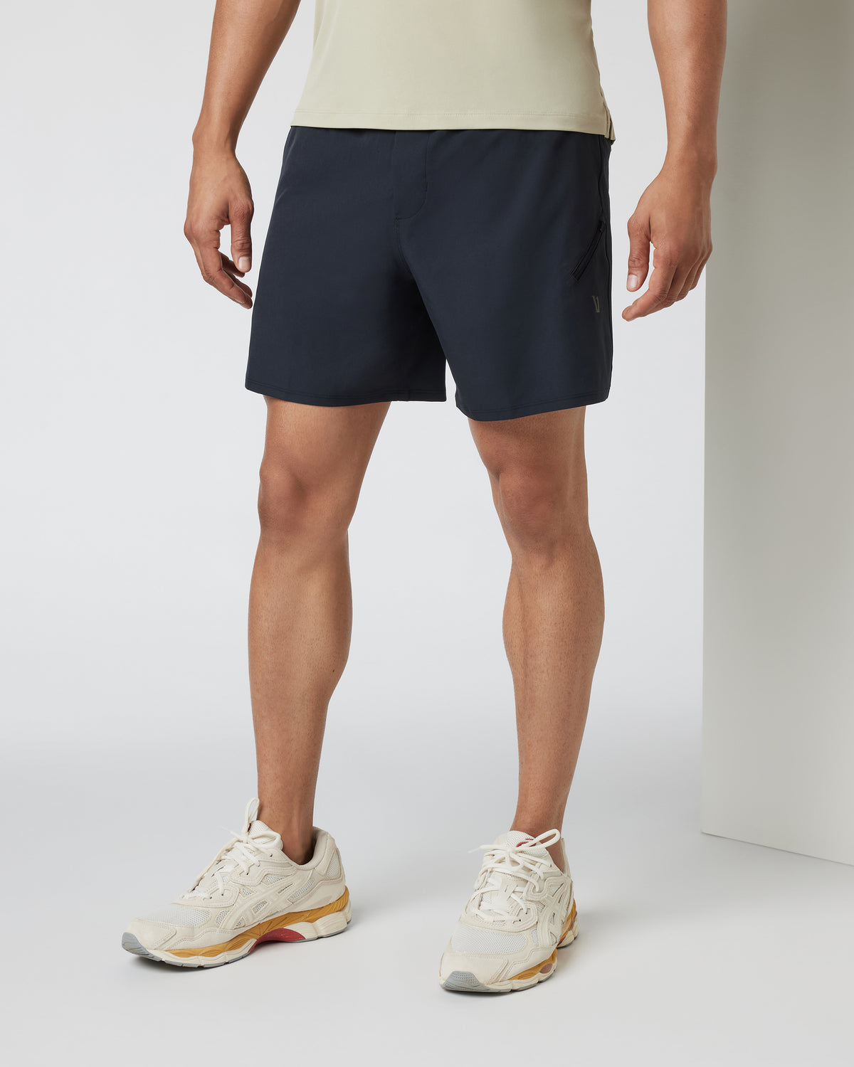 Qualify Run Short Lined 6" Men's Black Run Shorts | Vuori onsale