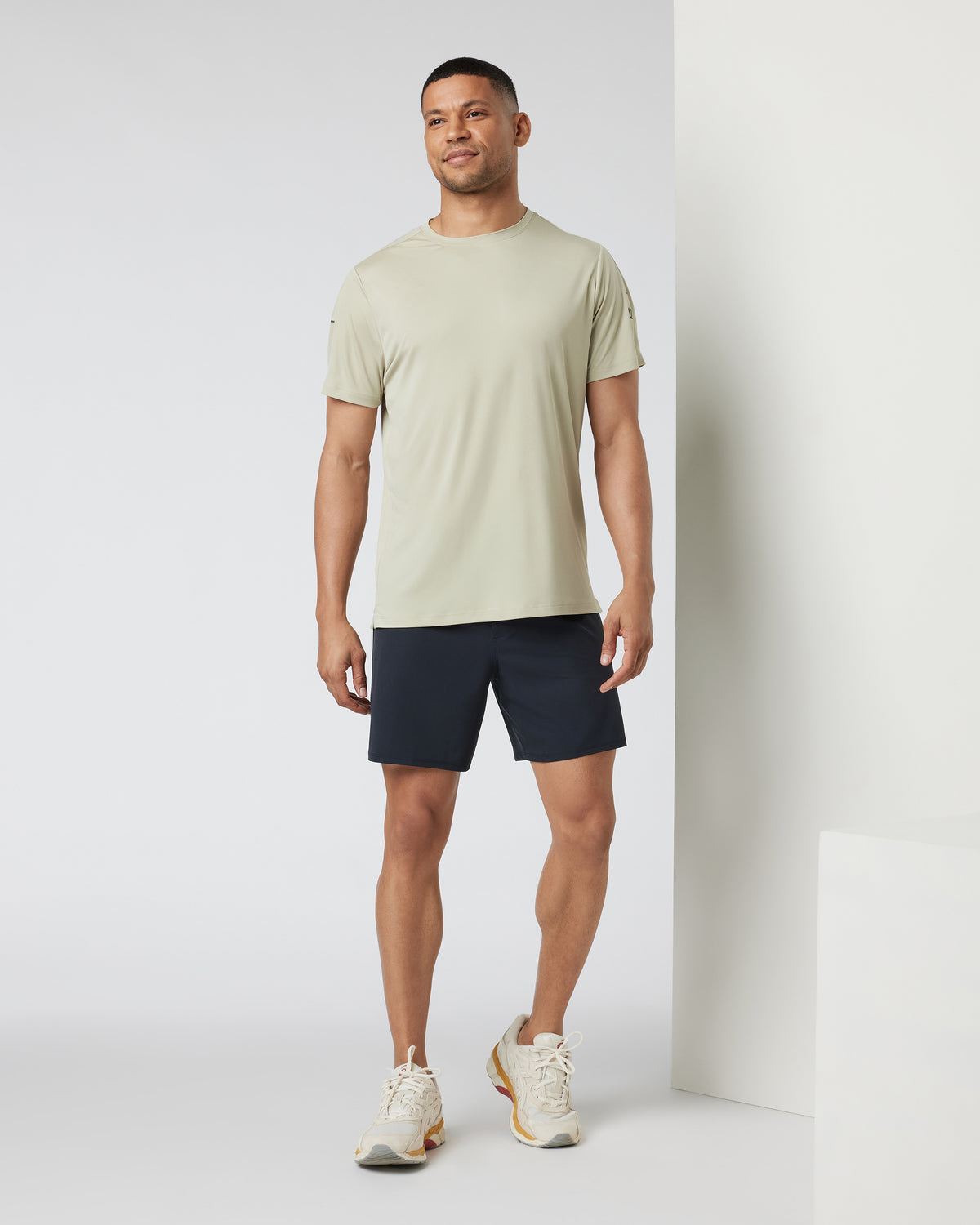 Qualify Run Short Lined 6" Men's Black Run Shorts | Vuori onsale