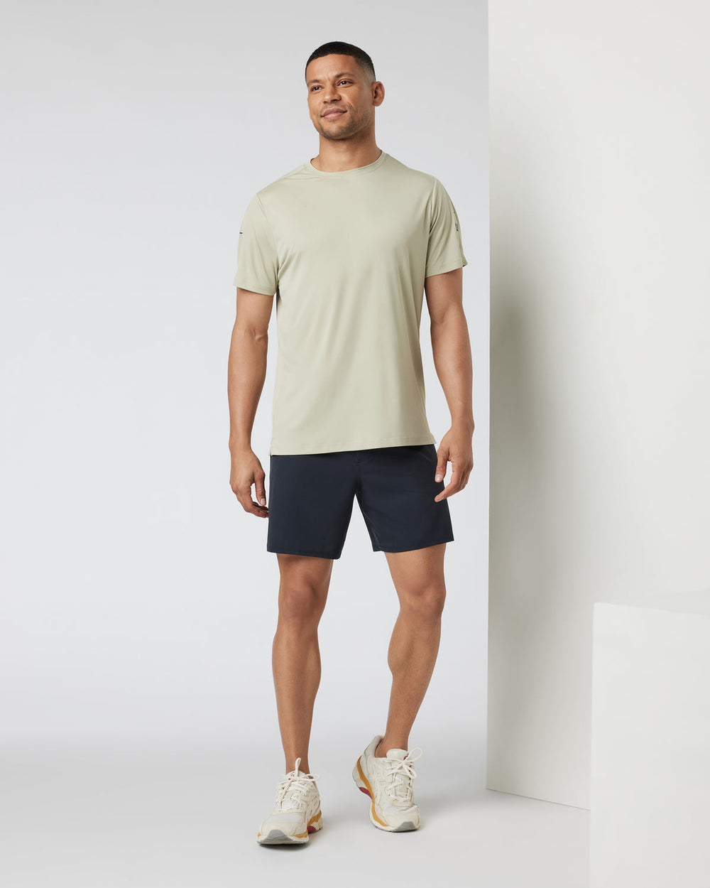 Qualify Run Short Lined 6" Men's Black Run Shorts | Vuori onsale