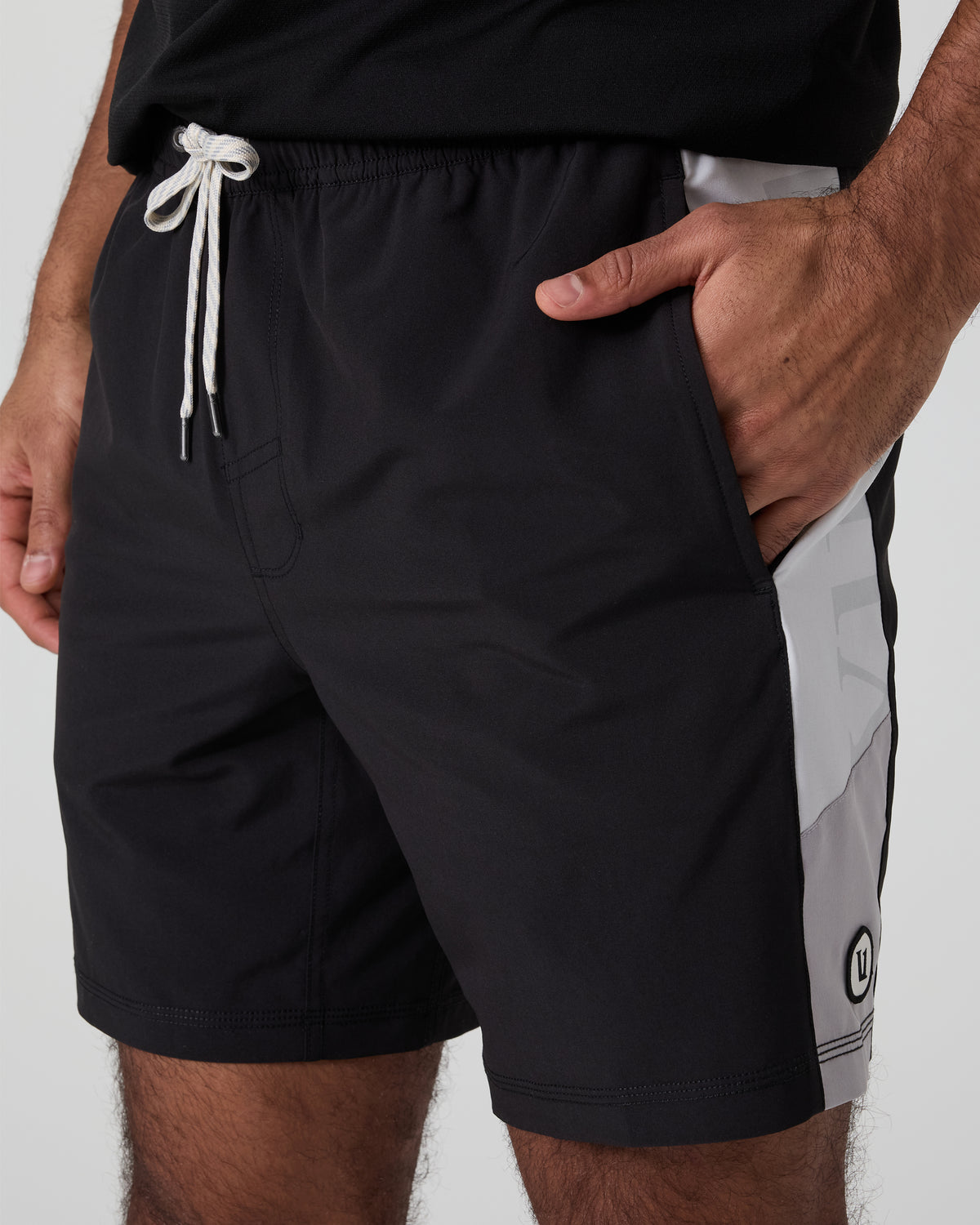 Kore Short X2 Lined Classic Fit 7" Black/Salt/Amethyst Grey | Vuori sale