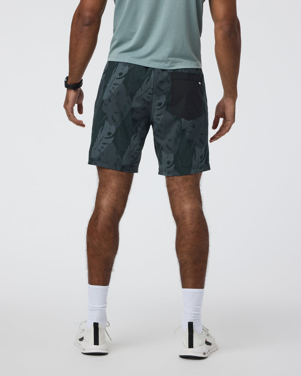 Kore Short Lined 7" Men's Black Leaves Athletic Shorts | Vuori online