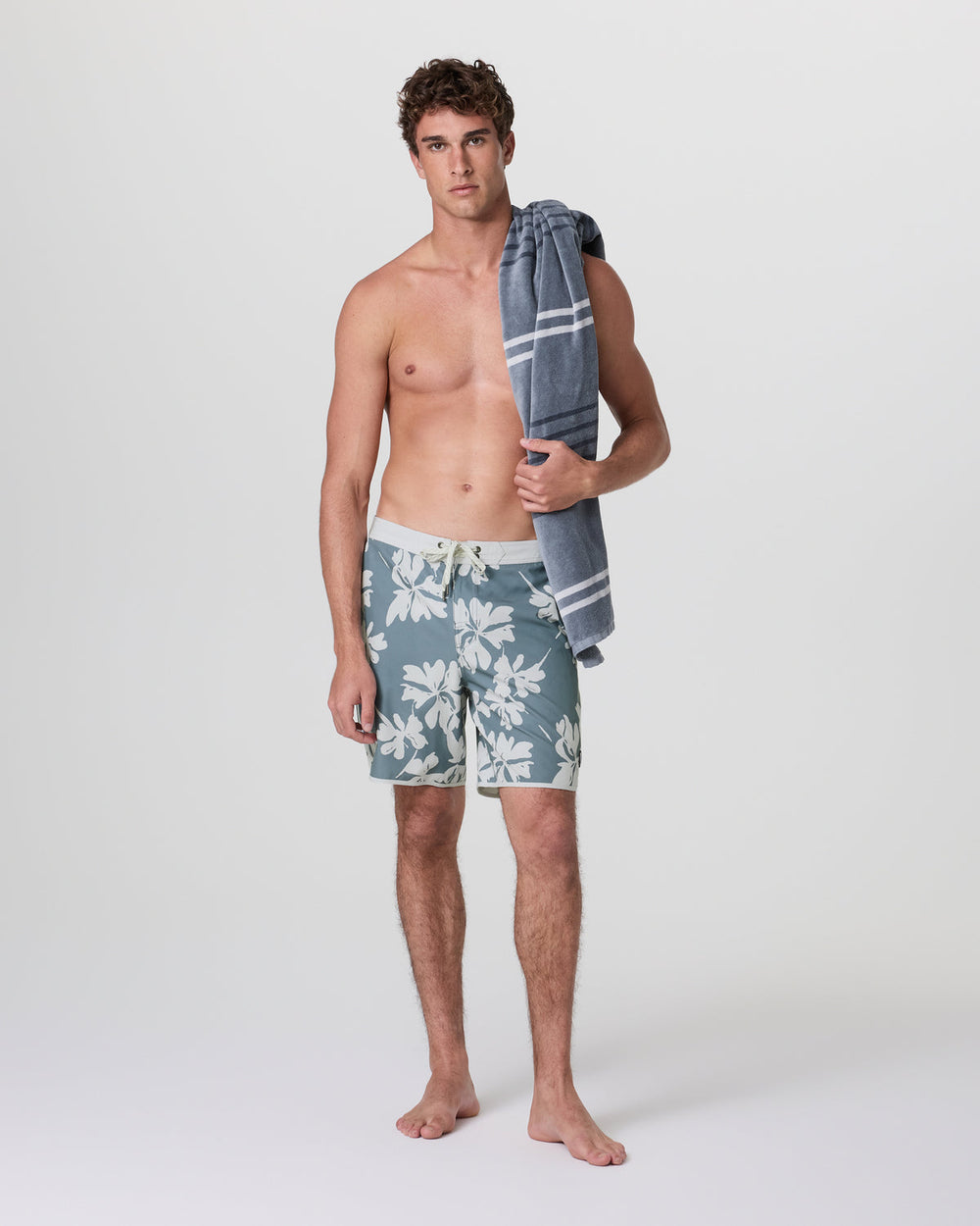 Cruise Boardshort Dusty Blue Plumeria | Vuori onsale