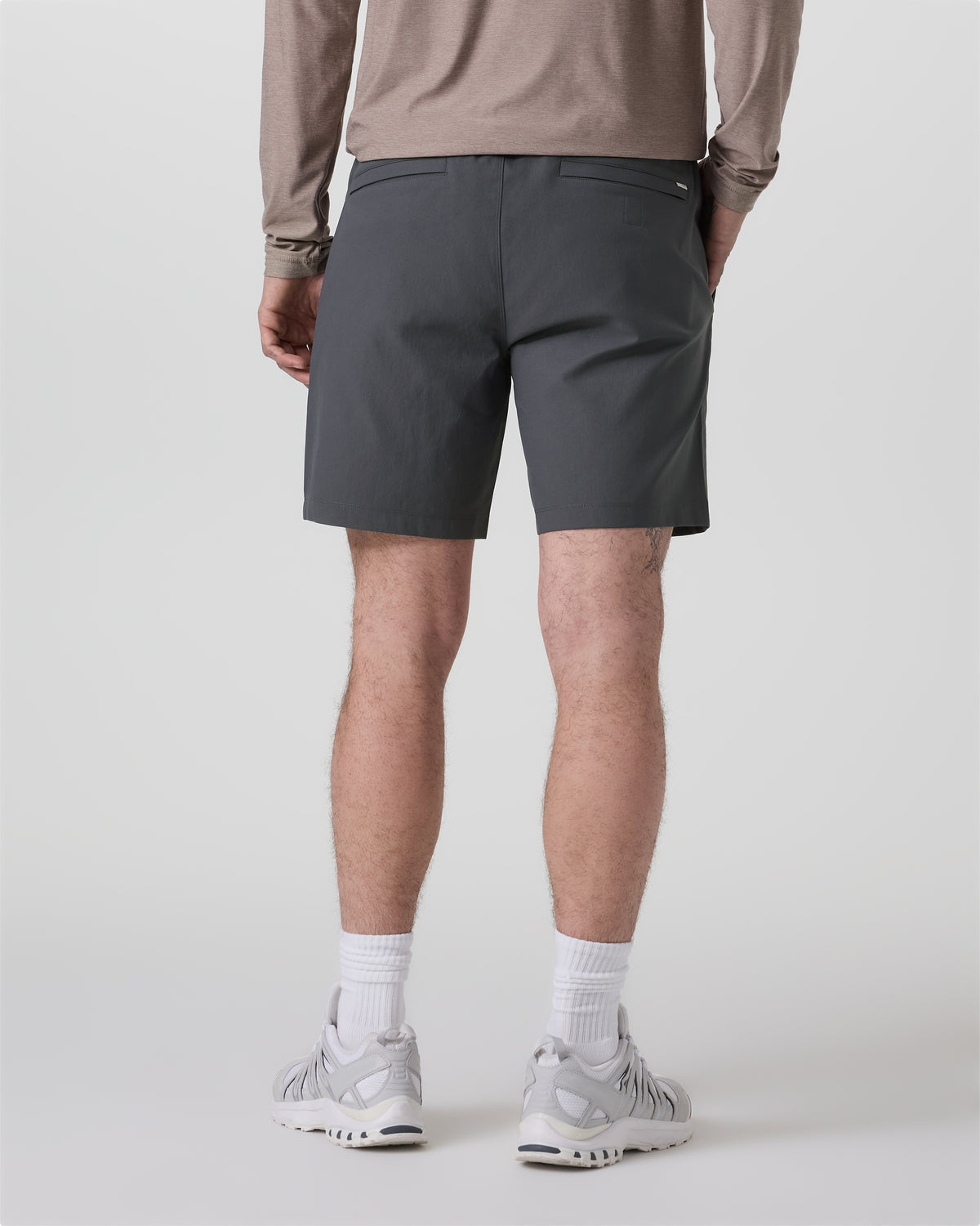 Cascade Crinkle Elastic Waist Short Classic Fit 8" Charcoal | Vuori sale