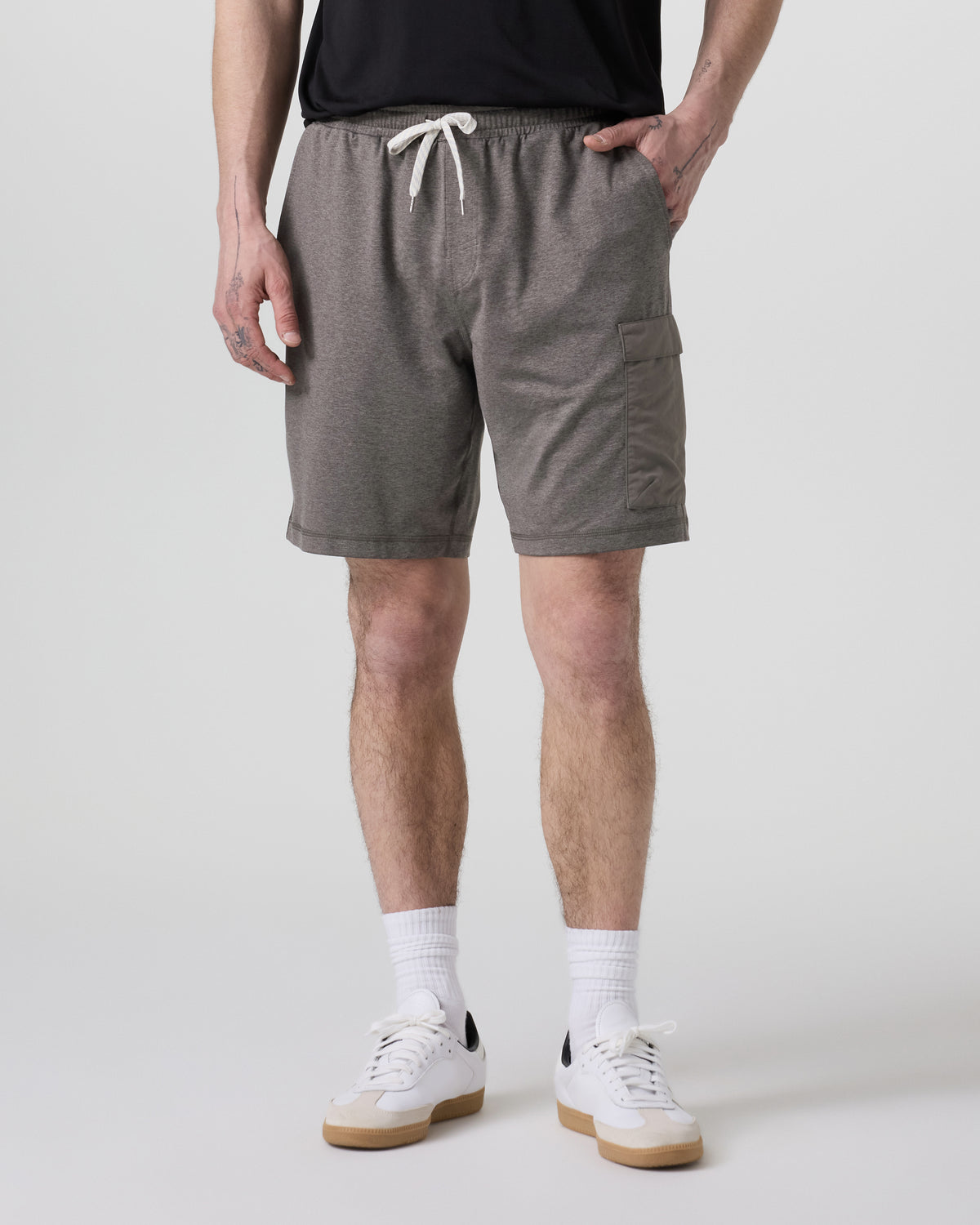 Sunday Performance Utility Short Classic Fit 8" Warm Grey Heather | Vuori outlet