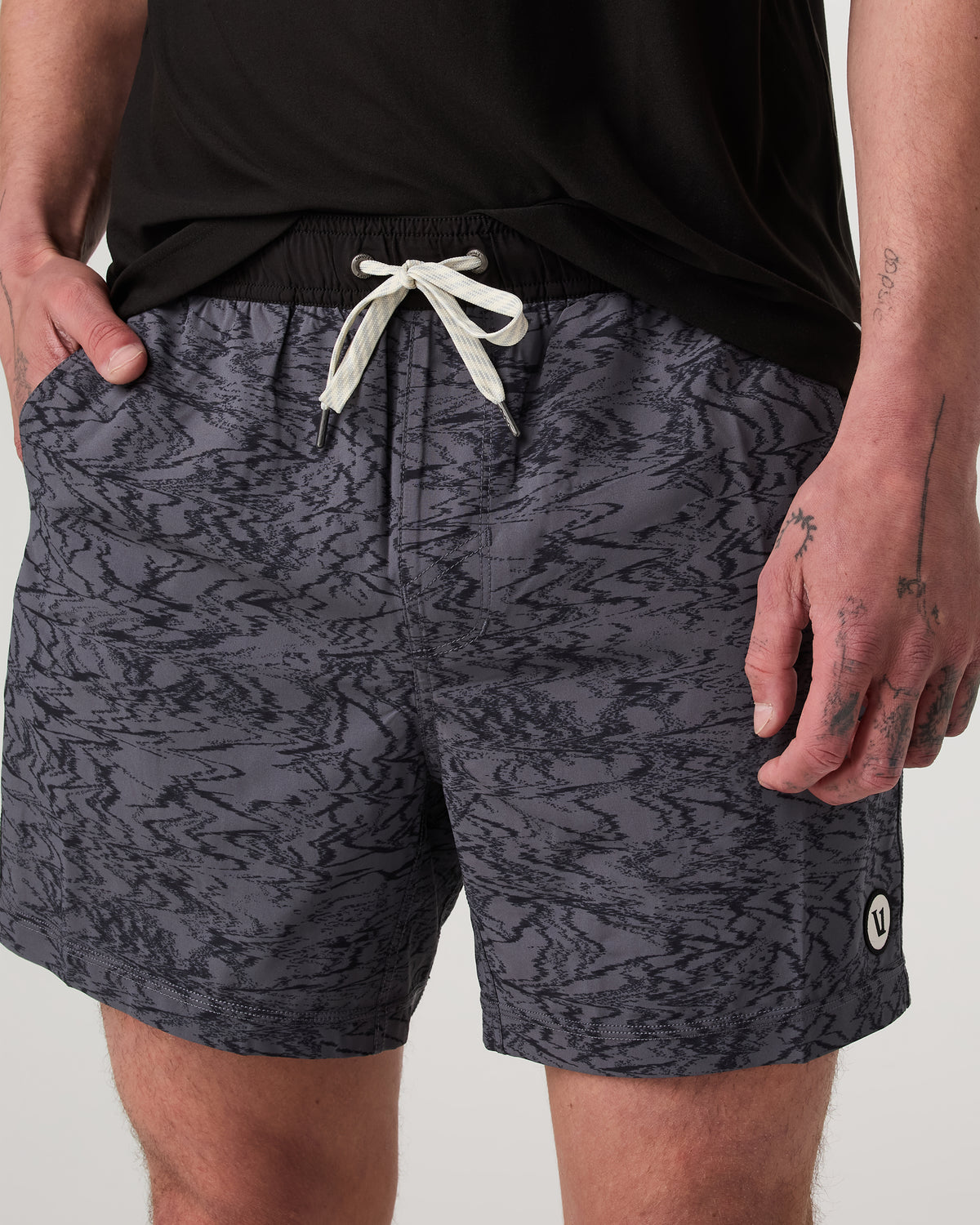 Kore Short Unlined 5" Men's Moonlight Sand Athletic Short | Vuori shop