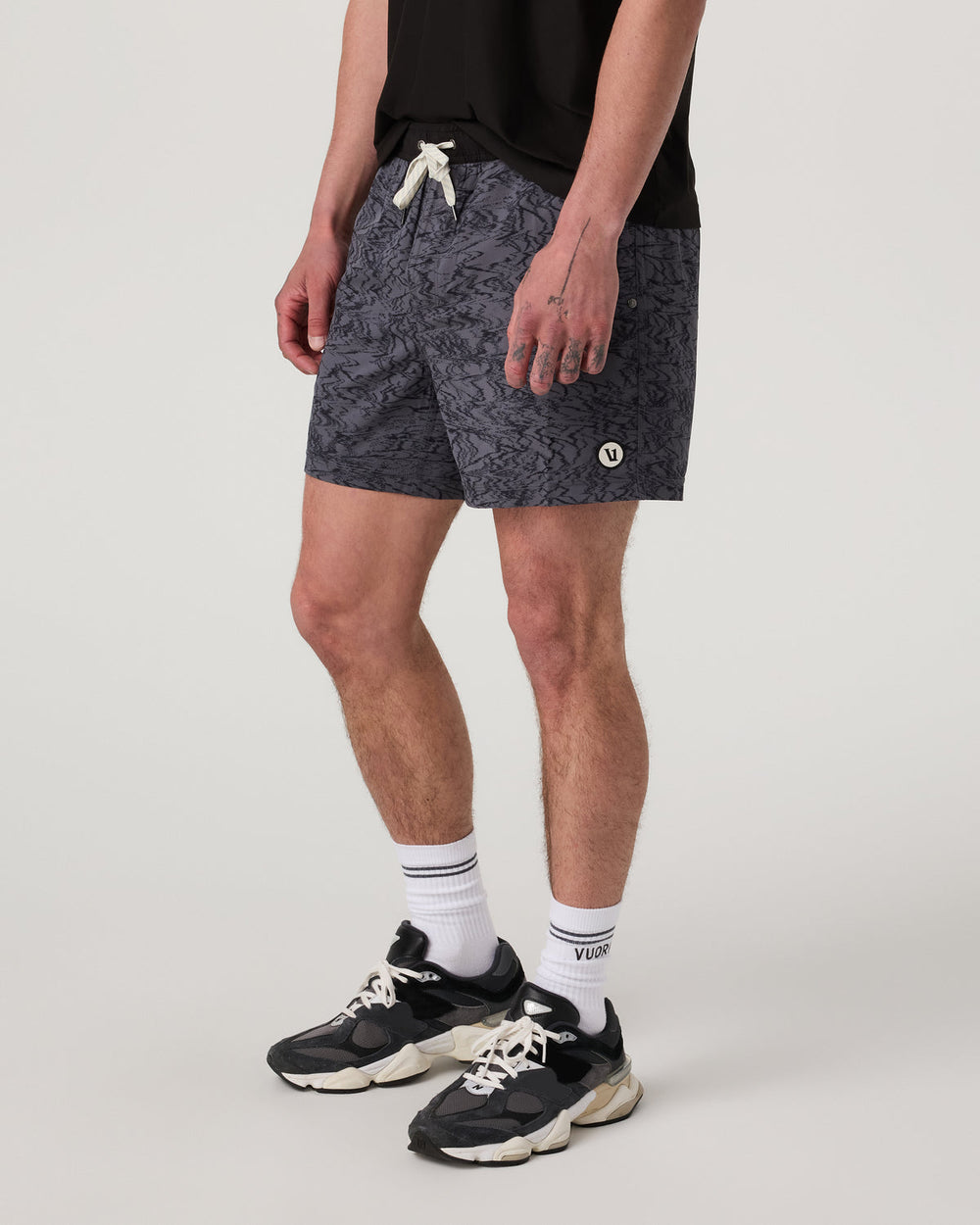 Kore Short Unlined 5" Men's Moonlight Sand Athletic Short | Vuori shop