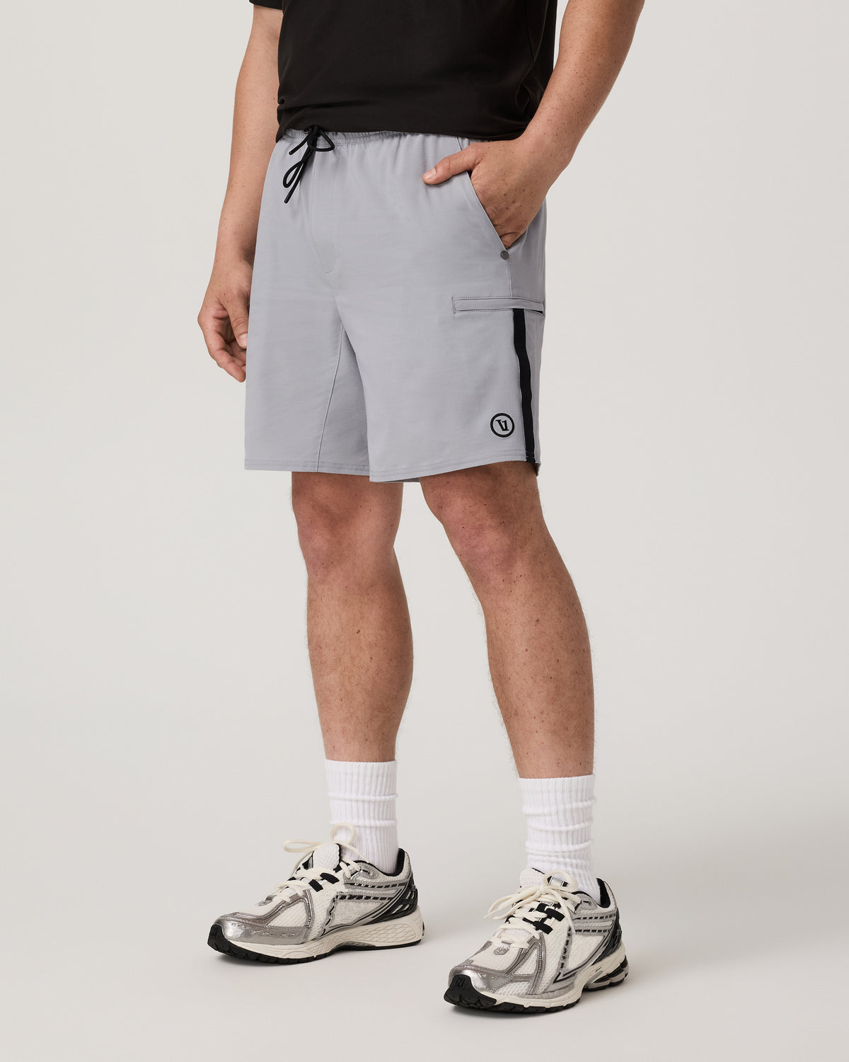 Elevate Kore Utility Short Lined 7" Men's Sea Fog Shorts | Vuori online