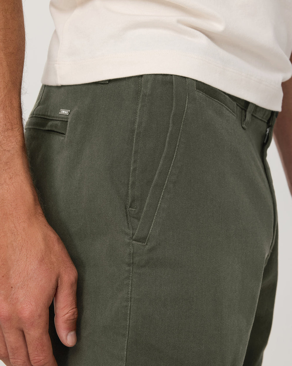 Fletcher Chino Short 8" Men's Dark Oregano Shorts | Vuori shop