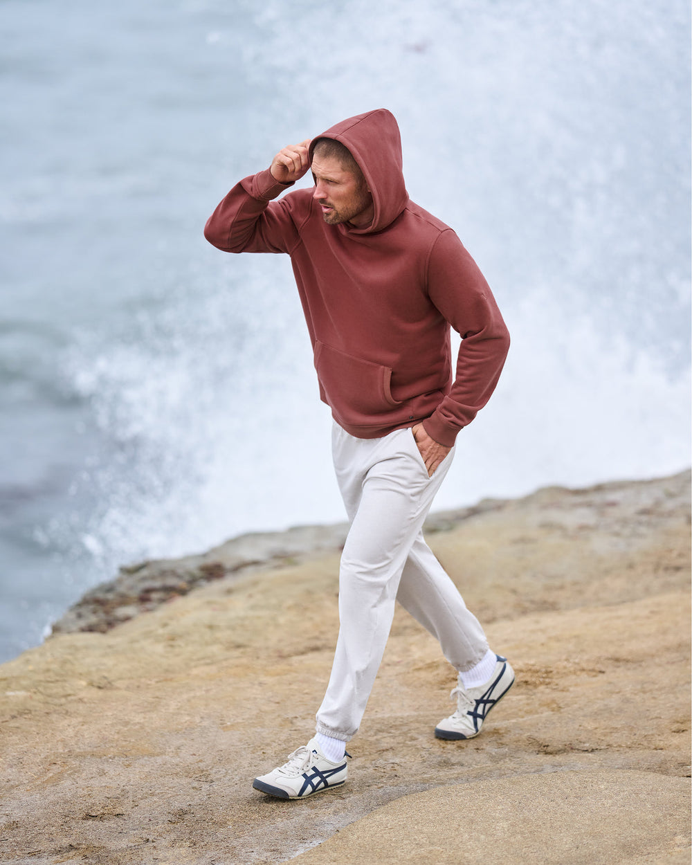 Seaside Pullover Hoodie Men's Spiced Apple Hoodie | Vuori shop
