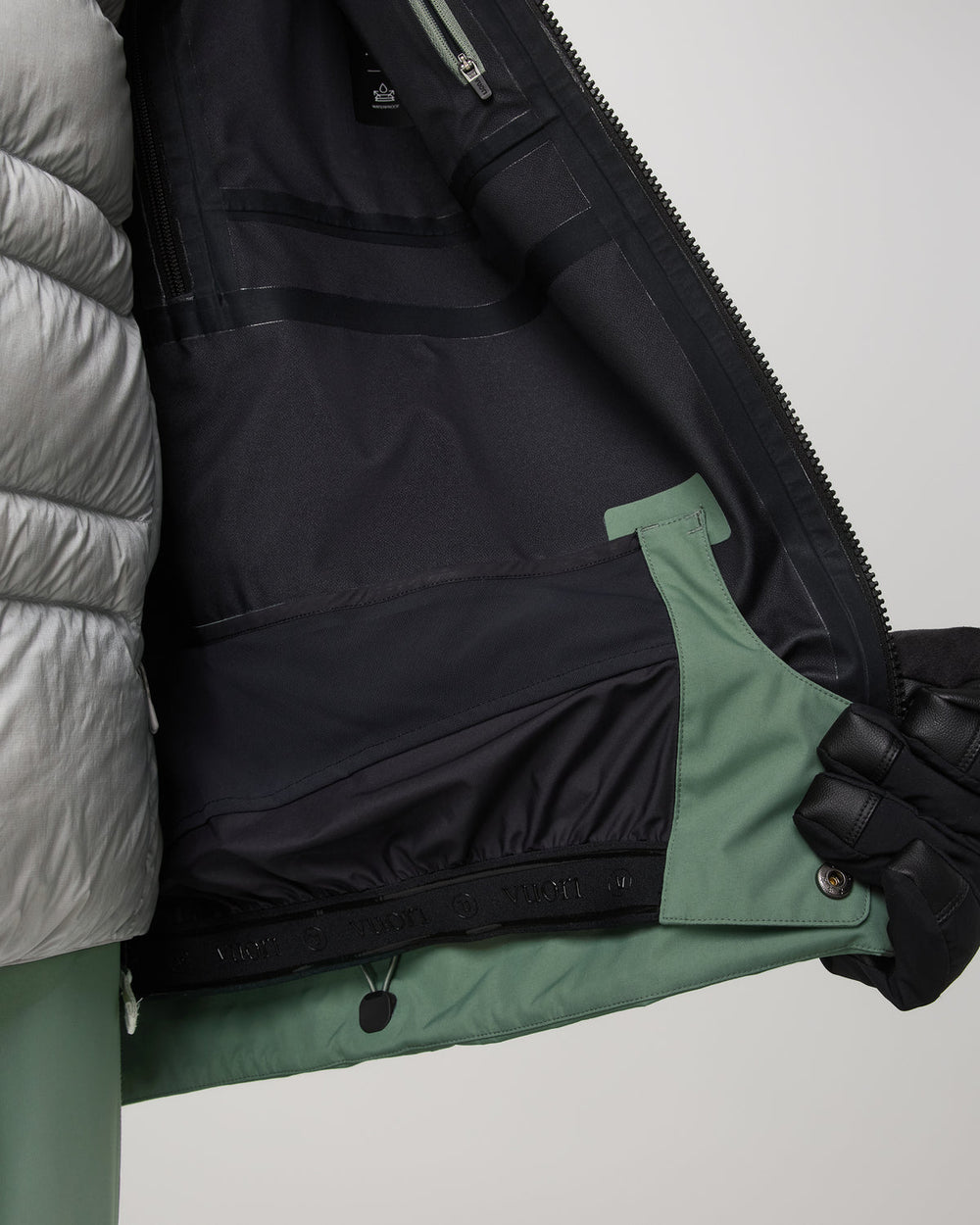 Taika Snow Shell Men's Sea Pine Ski/Board Jacket | Vuori online