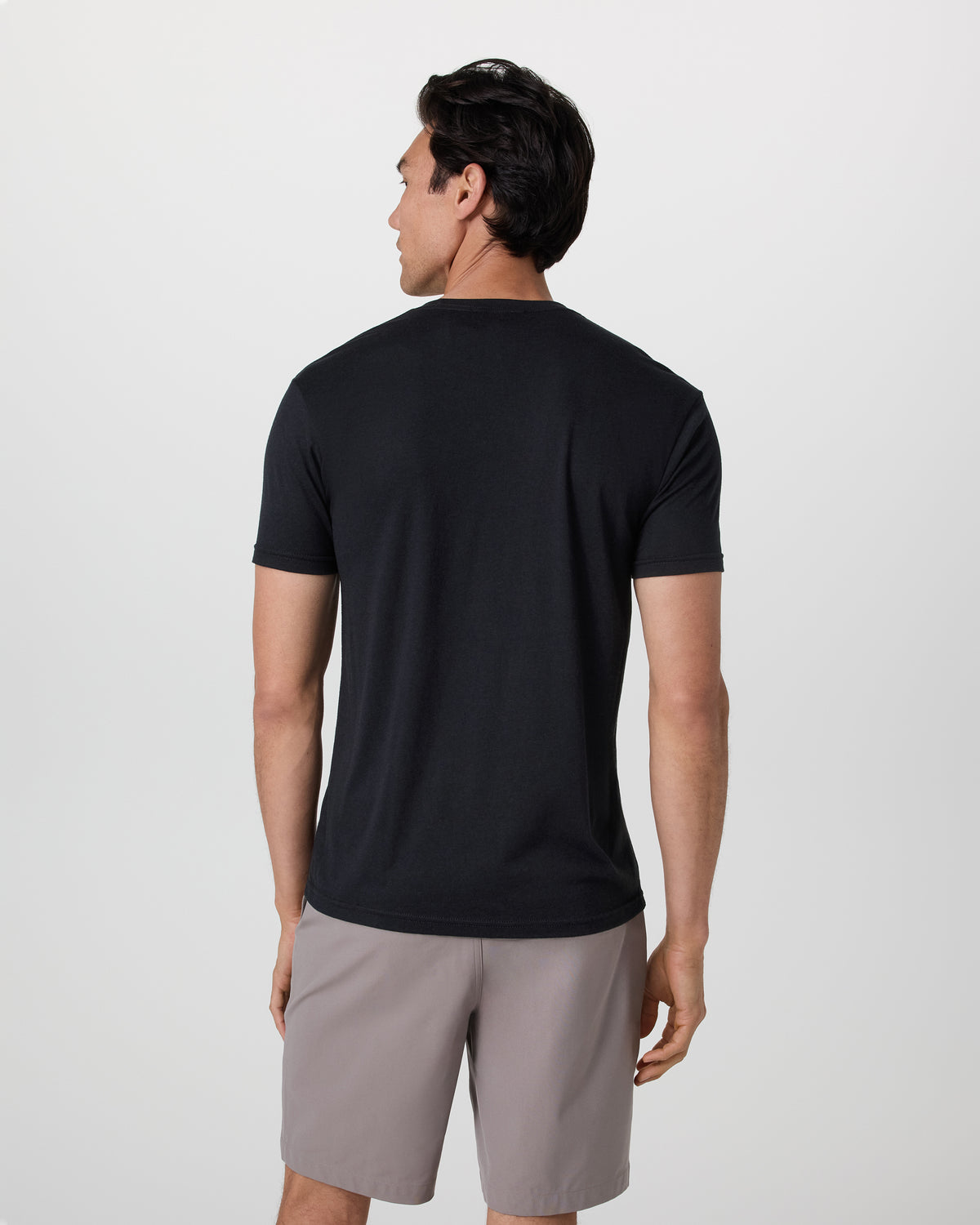 V1 Logo Tee Men's Black Graphic Tee | Vuori online