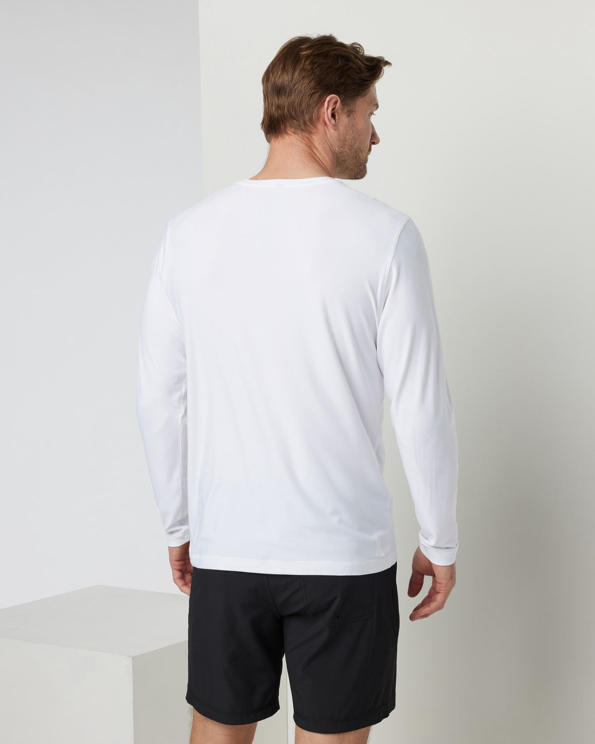 Long Sleeve Strato Tech Tee Men's White Shirt | Vuori discount