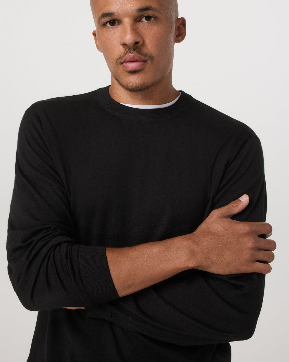 Merino Fine Gauge Wool Sweater Men's Black Sweater | Vuori for sale