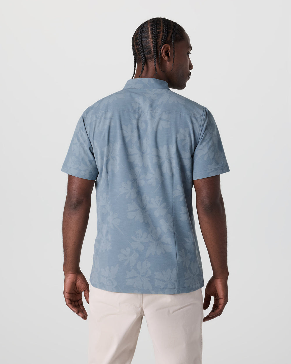 Short Sleeve Bridge Button Down Dusty Blue Plumeria | Vuori for sale